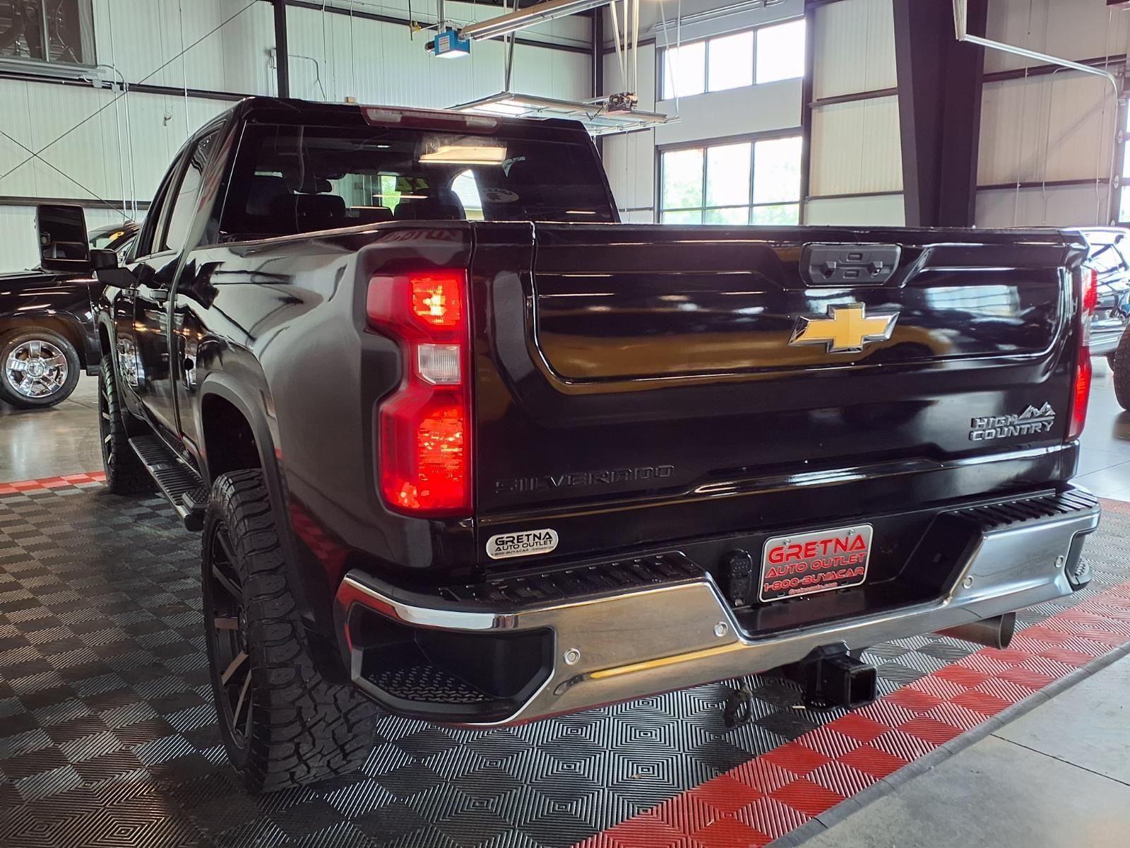 2022 Chevrolet Silverado 2500HD LT - BLACK exterior view 5