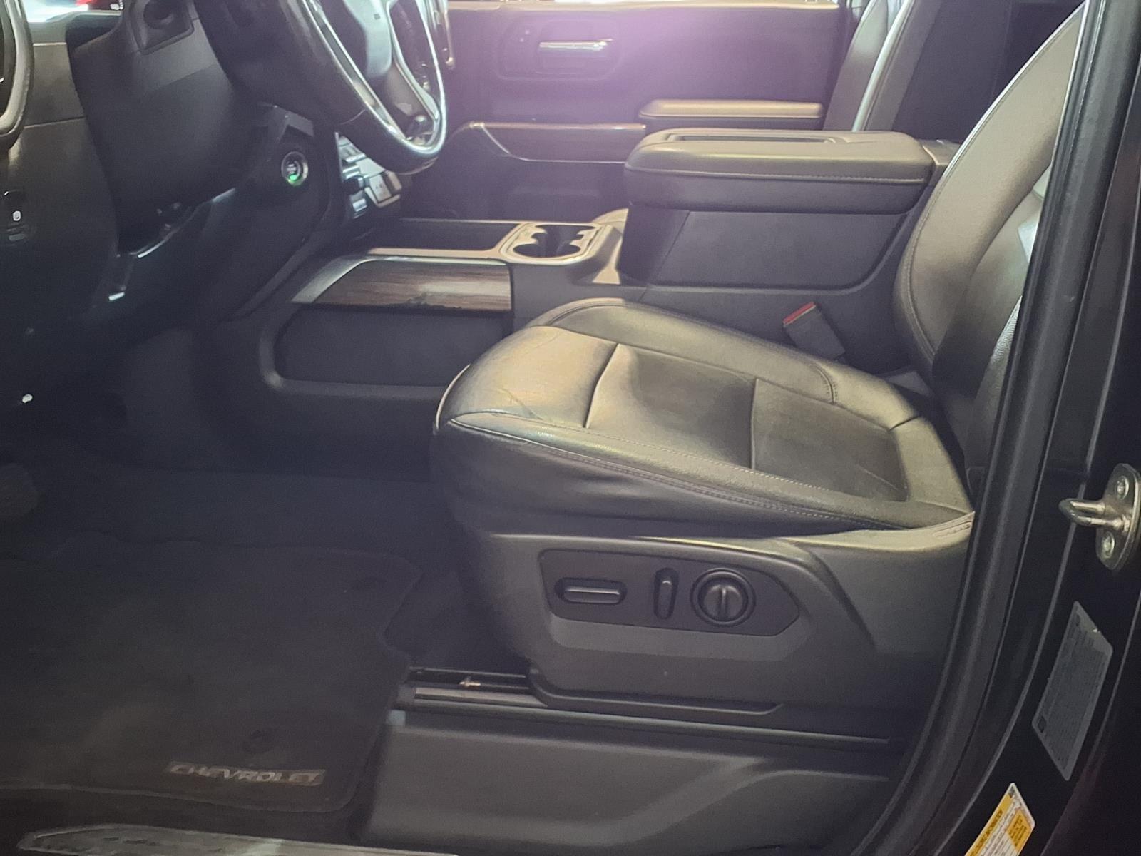 2022 Chevrolet Silverado 2500HD LT - BLACK exterior view 17