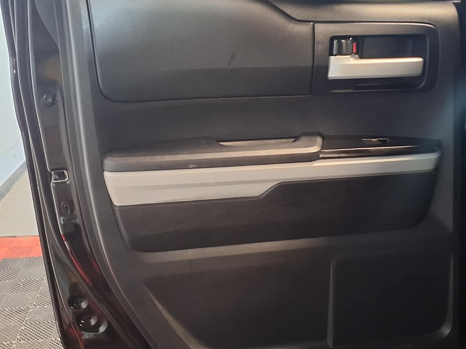 2014 TOYOTA TUNDRA - Black exterior view 13
