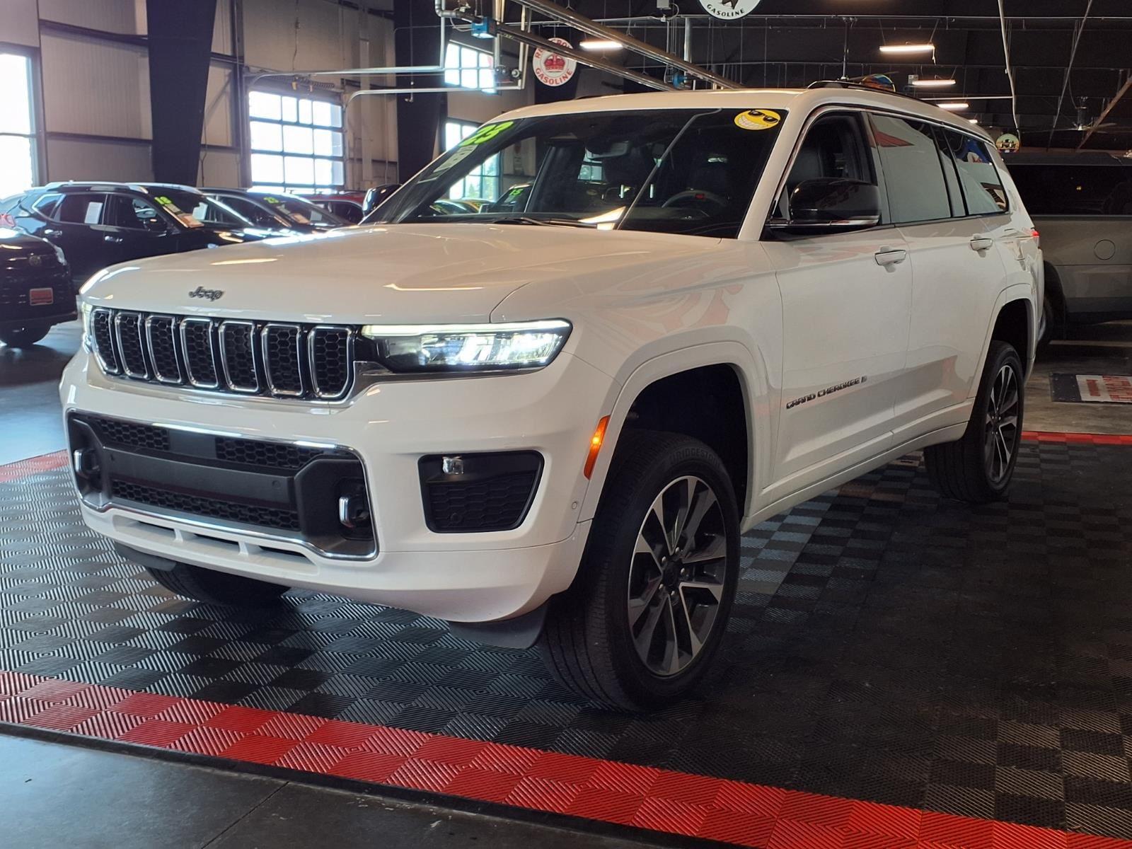 2023 Jeep Grand Cherokee L Overland - Bright White Clearcoat exterior view 4