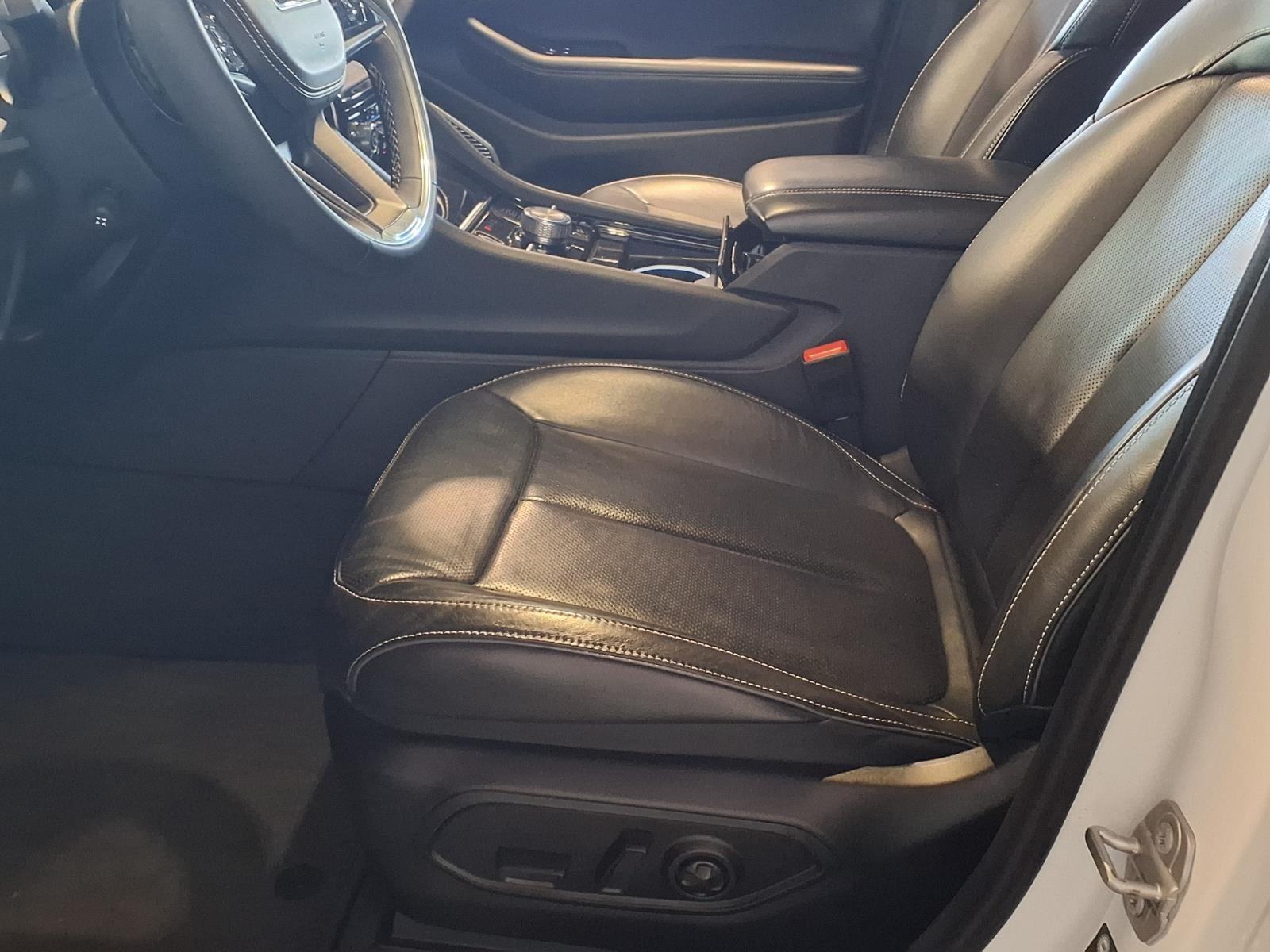 2023 Jeep Grand Cherokee L Overland - Bright White Clearcoat exterior view 17