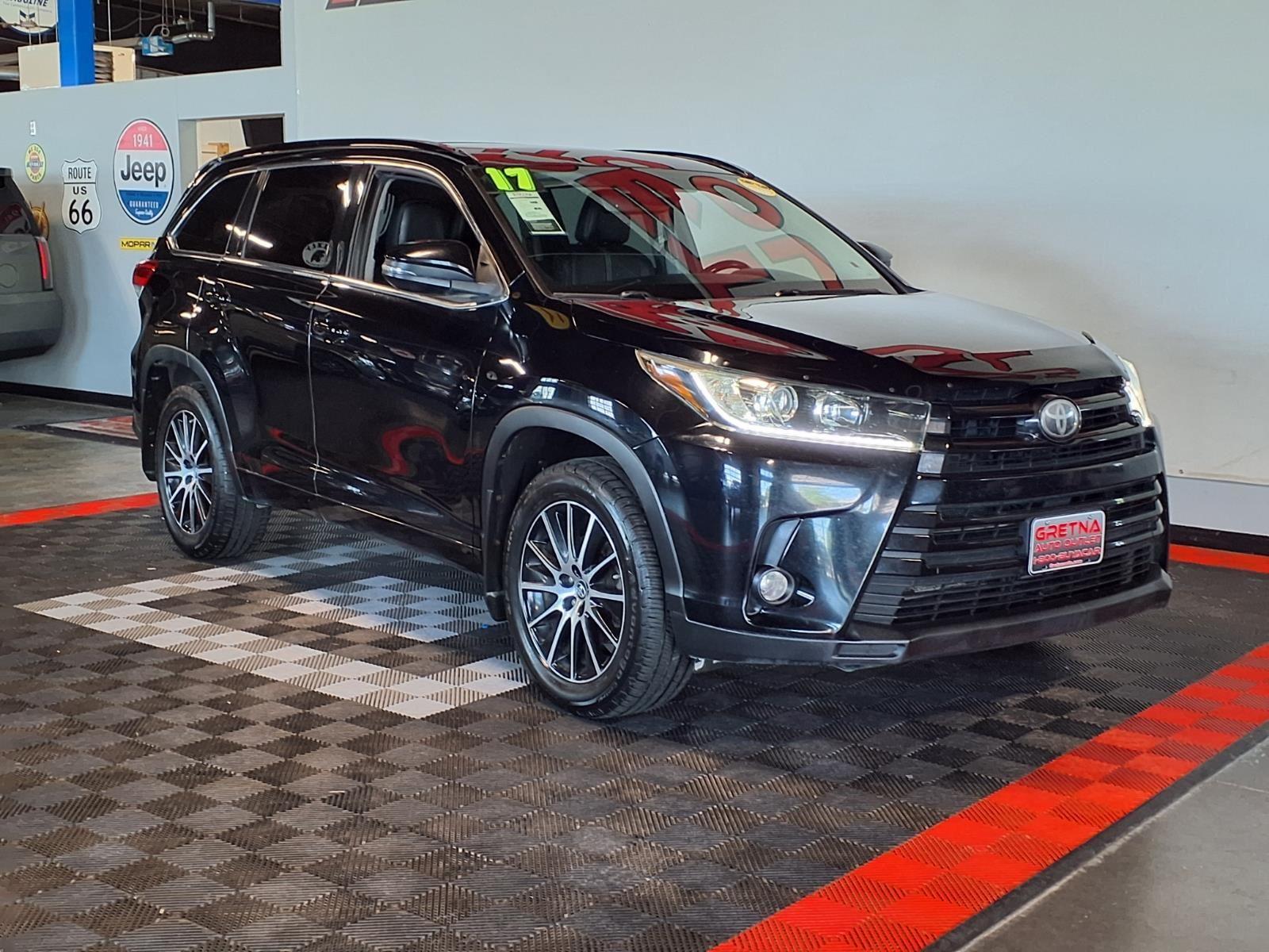 2017 TOYOTA HIGHLANDER - Midnight Black Metallic exterior view 2