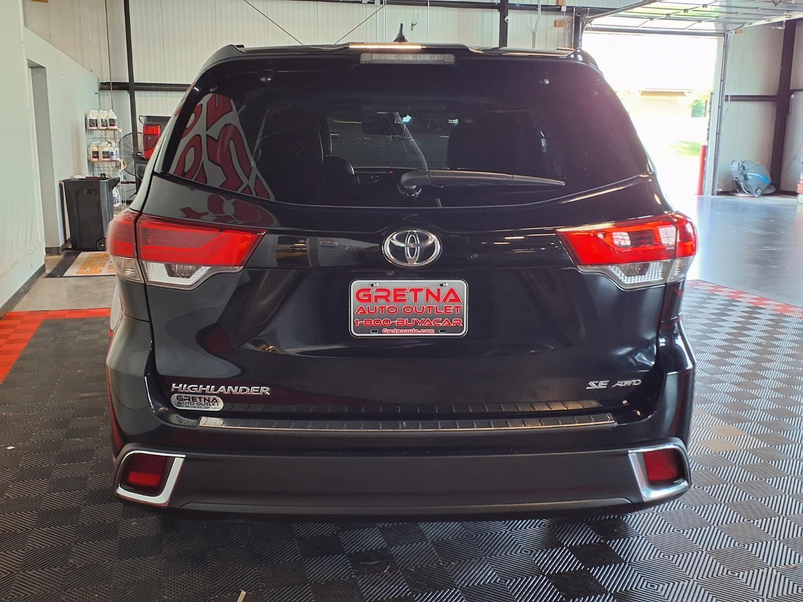 2017 TOYOTA HIGHLANDER - Midnight Black Metallic exterior view 7