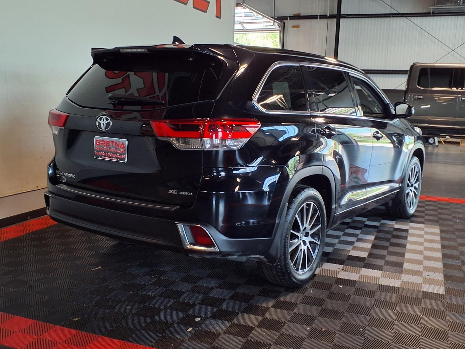 2017 TOYOTA HIGHLANDER - Midnight Black Metallic exterior view 10