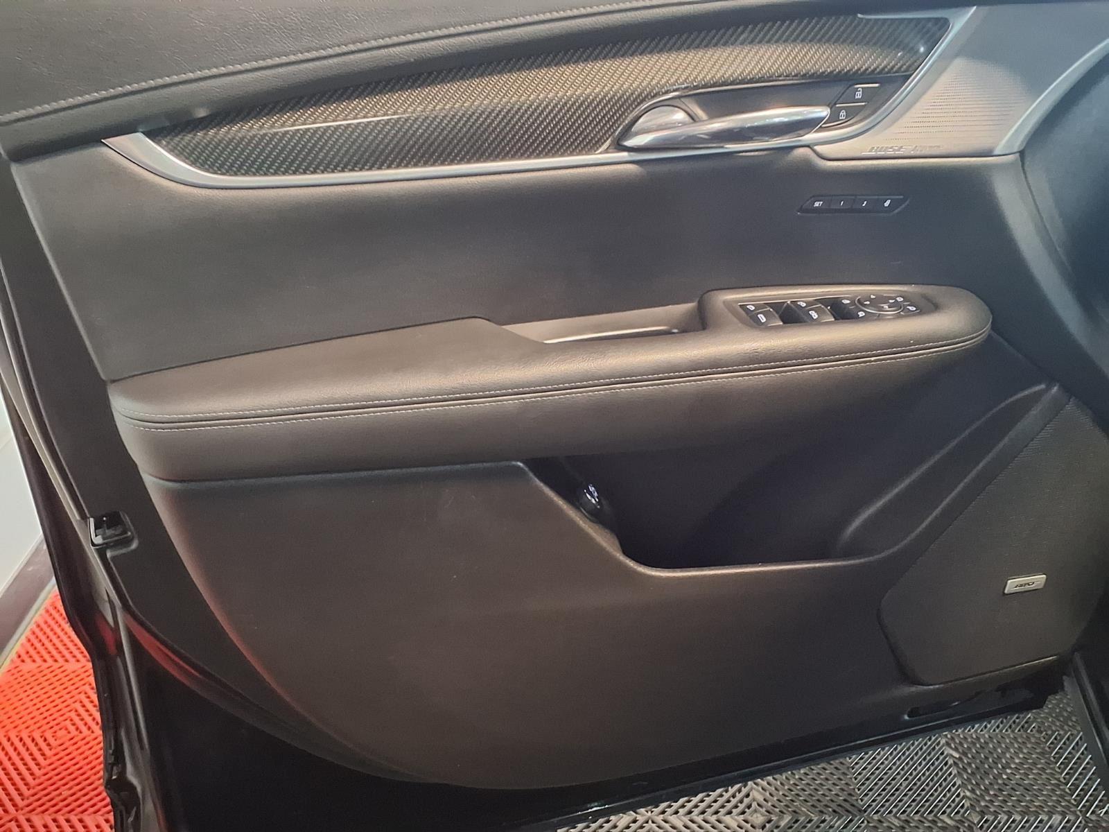 2020 Cadillac XT6 AWD Sport - Stellar Black Metallic exterior view 17