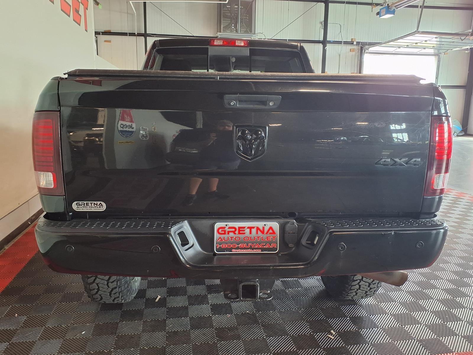 2018 Ram 2500 Laramie - Brilliant Black Crystal Pearlcoat exterior view 6
