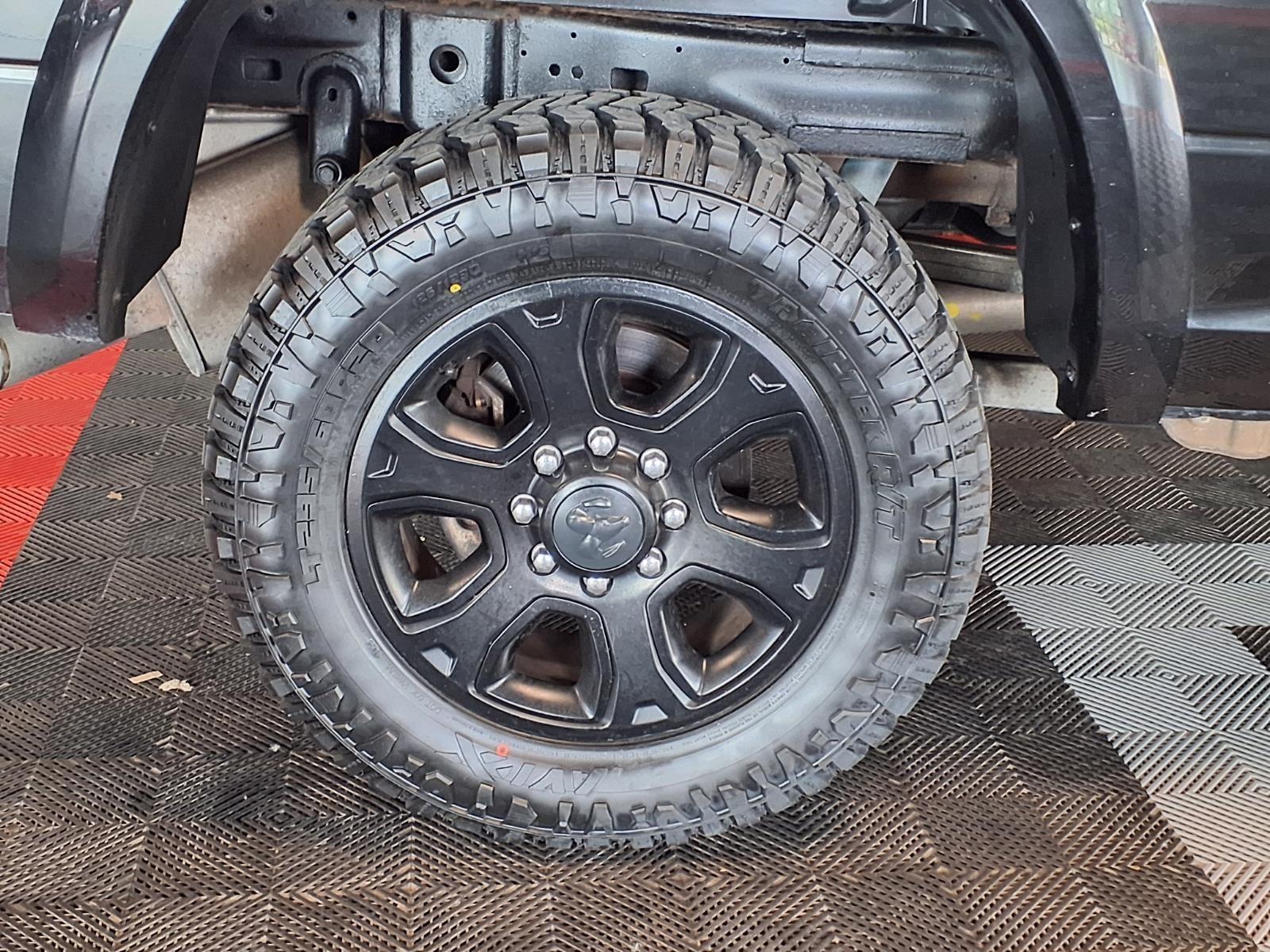 2018 Ram 2500 Laramie - Brilliant Black Crystal Pearlcoat exterior view 8