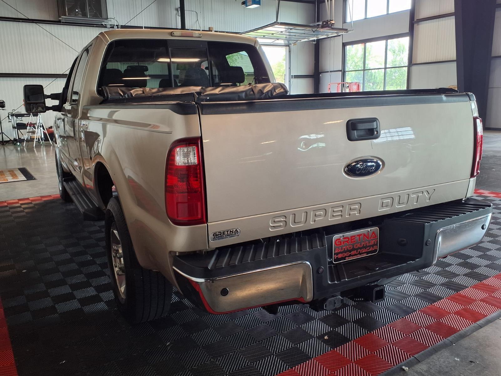 2008 Ford Super Duty F-250 SRW Lariat - Black Clearcoat exterior view 5