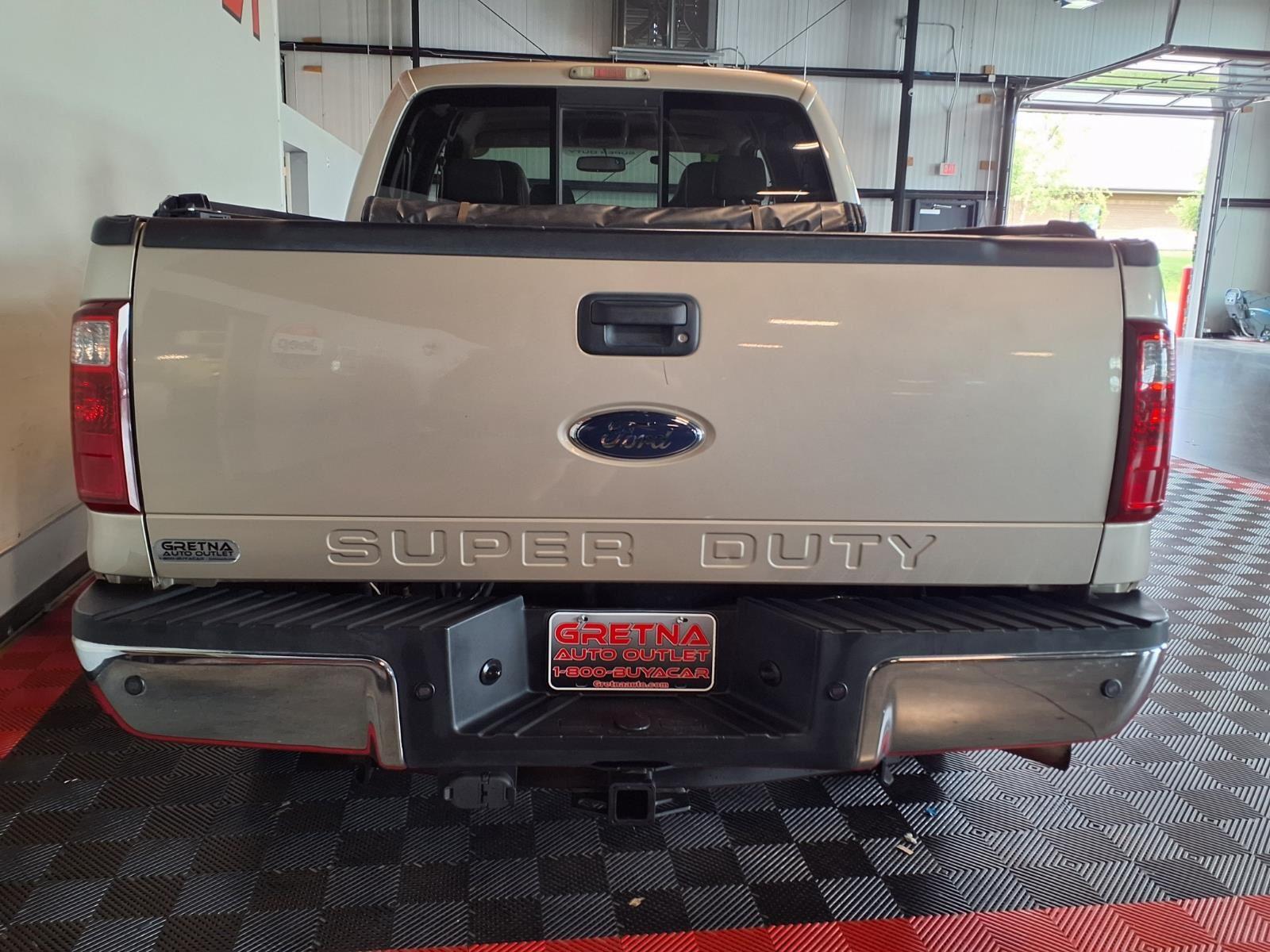 2008 Ford Super Duty F-250 SRW Lariat - Black Clearcoat exterior view 6