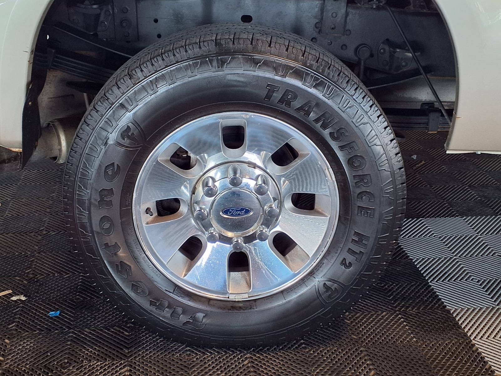 2008 Ford Super Duty F-250 SRW Lariat - Black Clearcoat exterior view 8