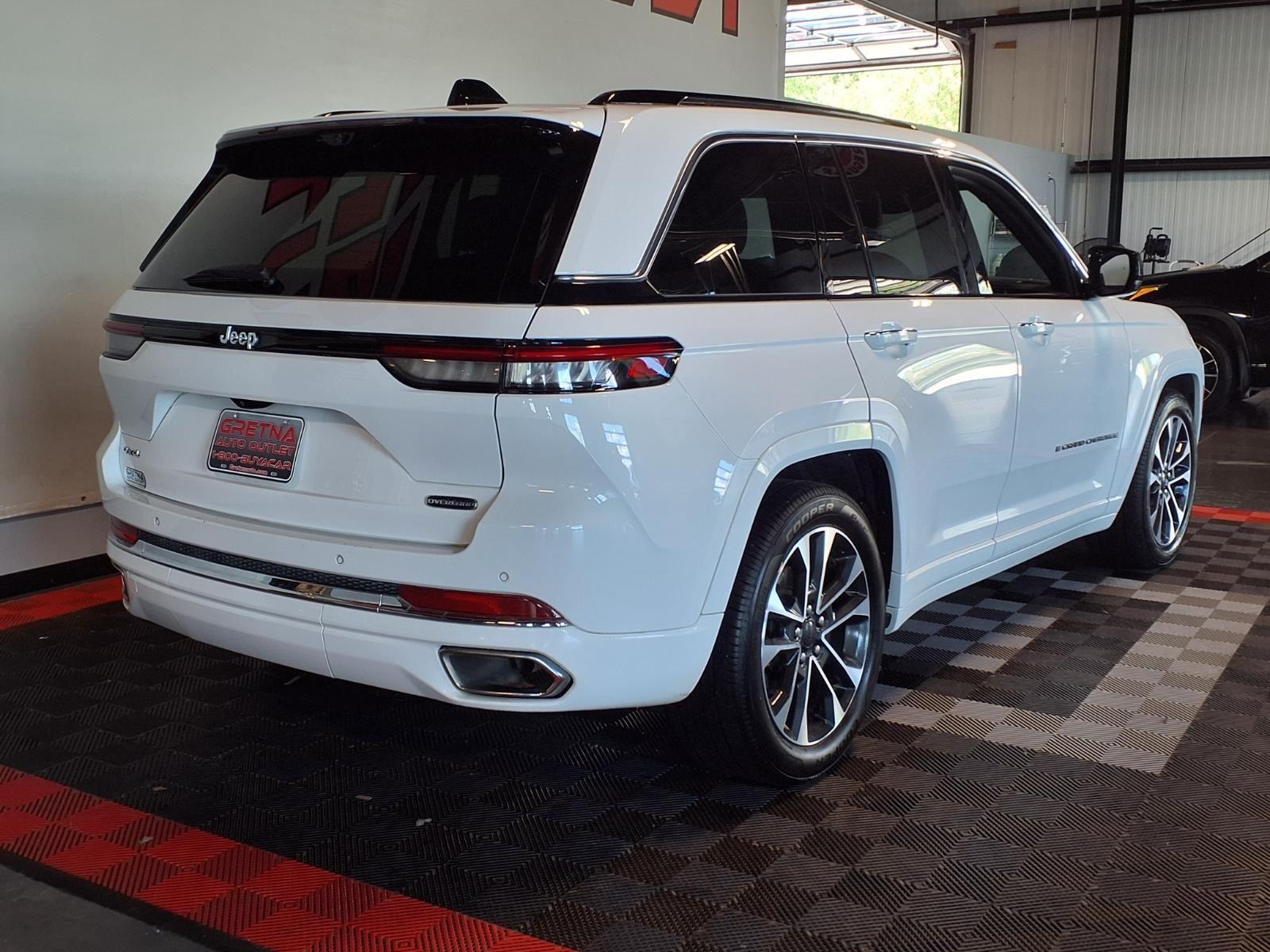 2023 Jeep Grand Cherokee Overland - Bright White Clearcoat exterior view 7