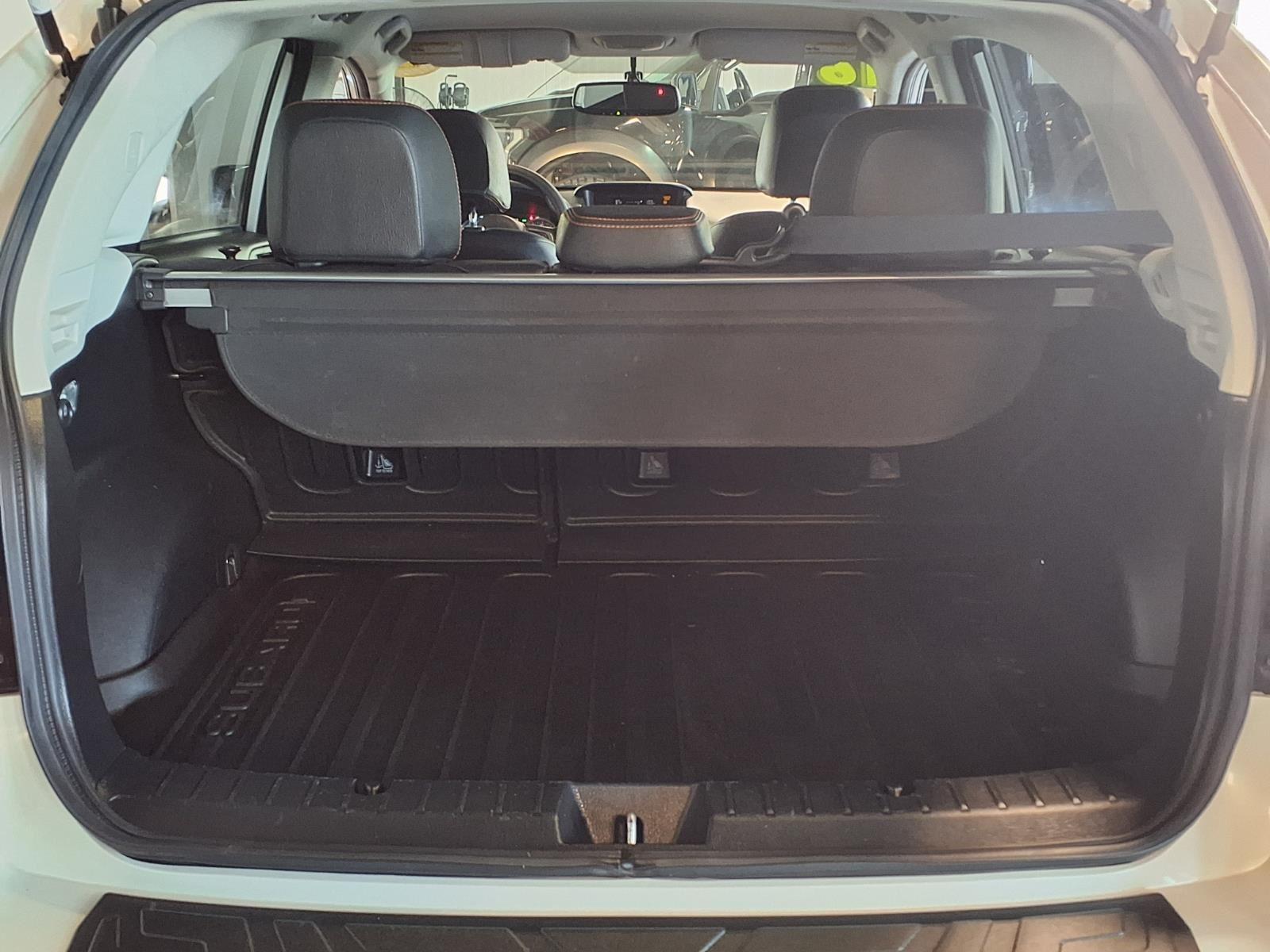 2016 Subaru Crosstrek Limited - Crystal White Pearl exterior view 7