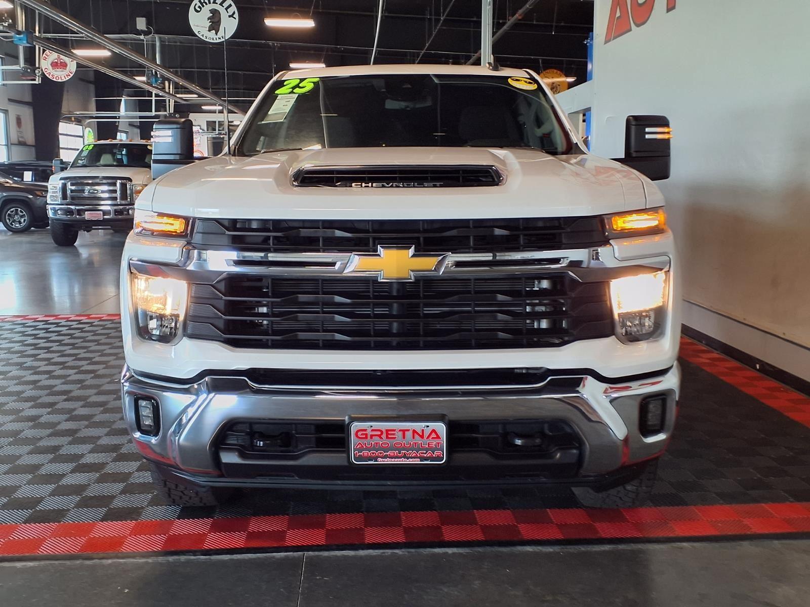 2025 Chevrolet Silverado 2500HD LT - Summit White exterior view 3