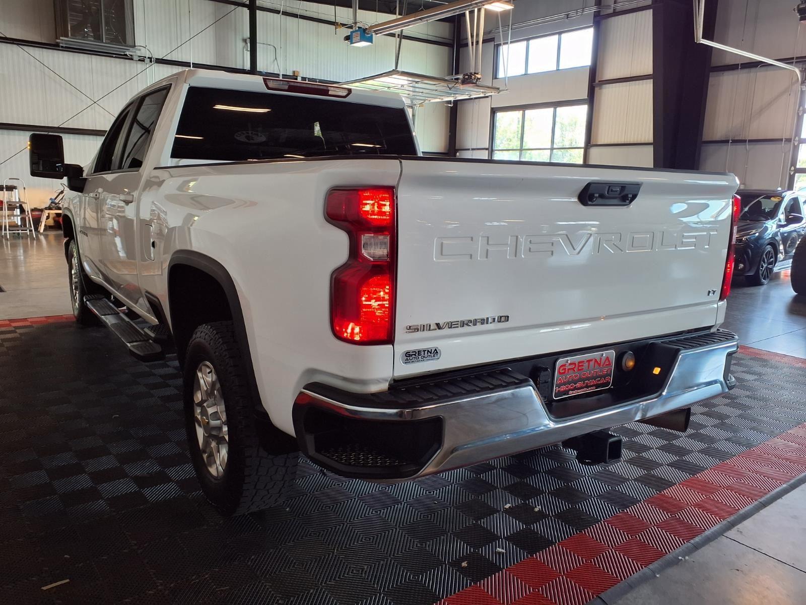 2025 Chevrolet Silverado 2500HD LT - Summit White exterior view 5