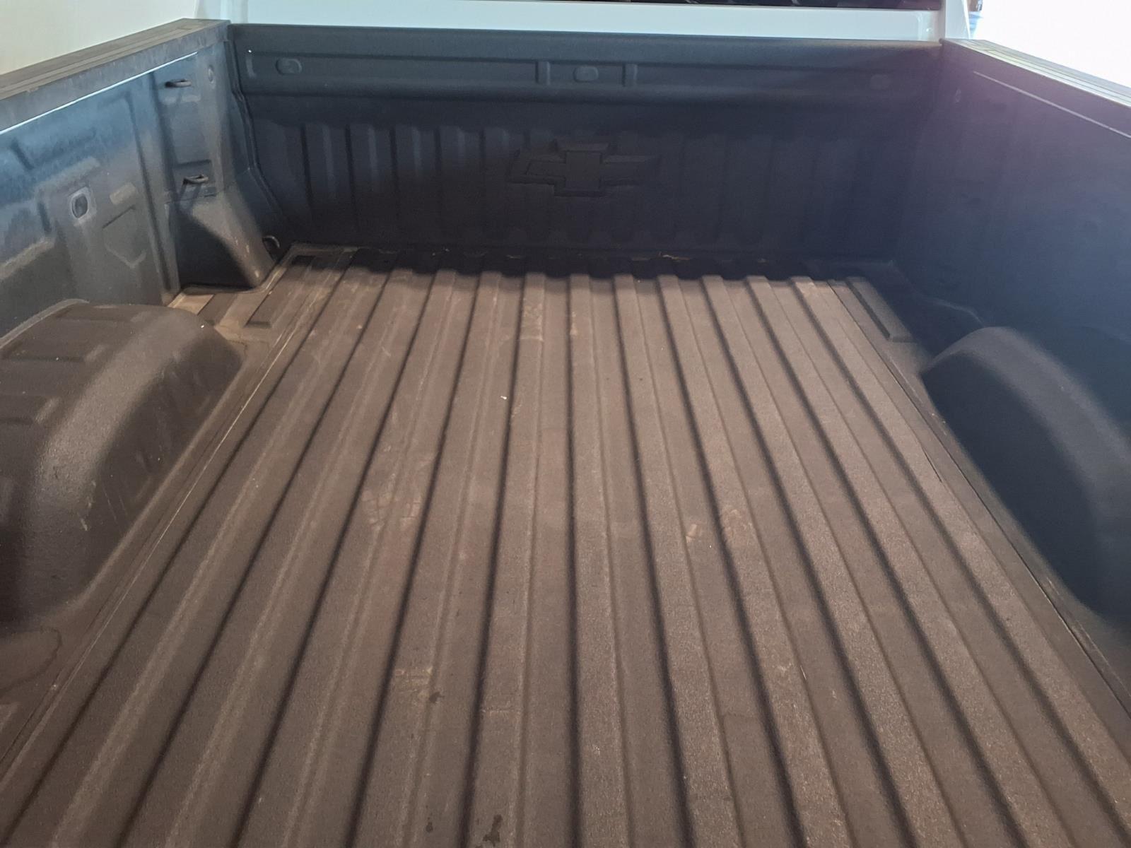 2025 Chevrolet Silverado 2500HD LT - Summit White exterior view 7
