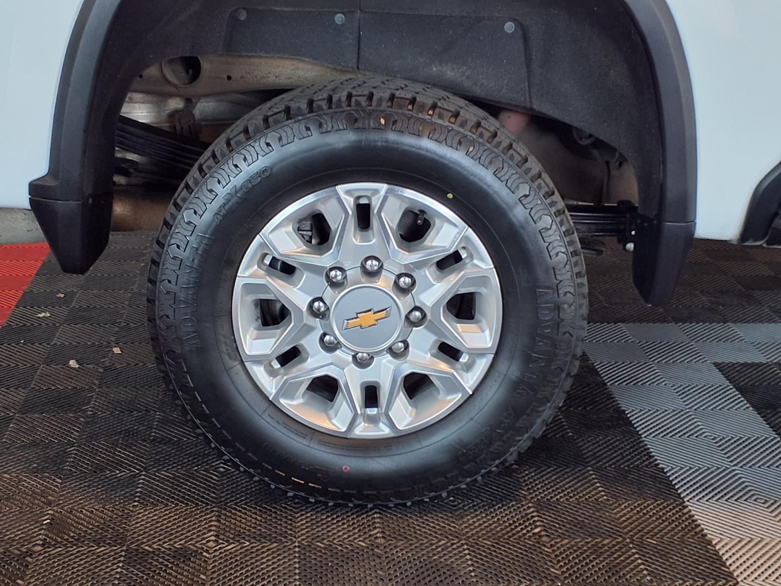 2025 Chevrolet Silverado 2500HD LT - Summit White exterior view 9