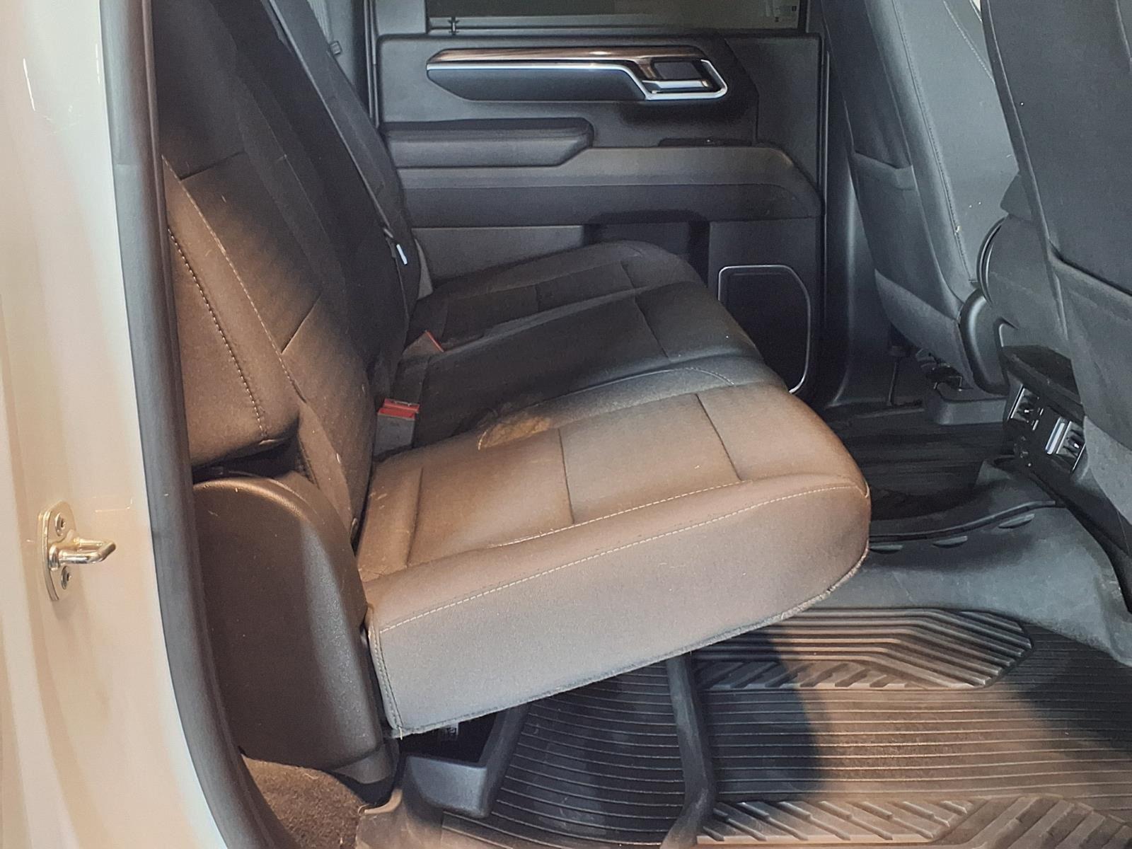 2025 Chevrolet Silverado 2500HD LT - Summit White exterior view 11