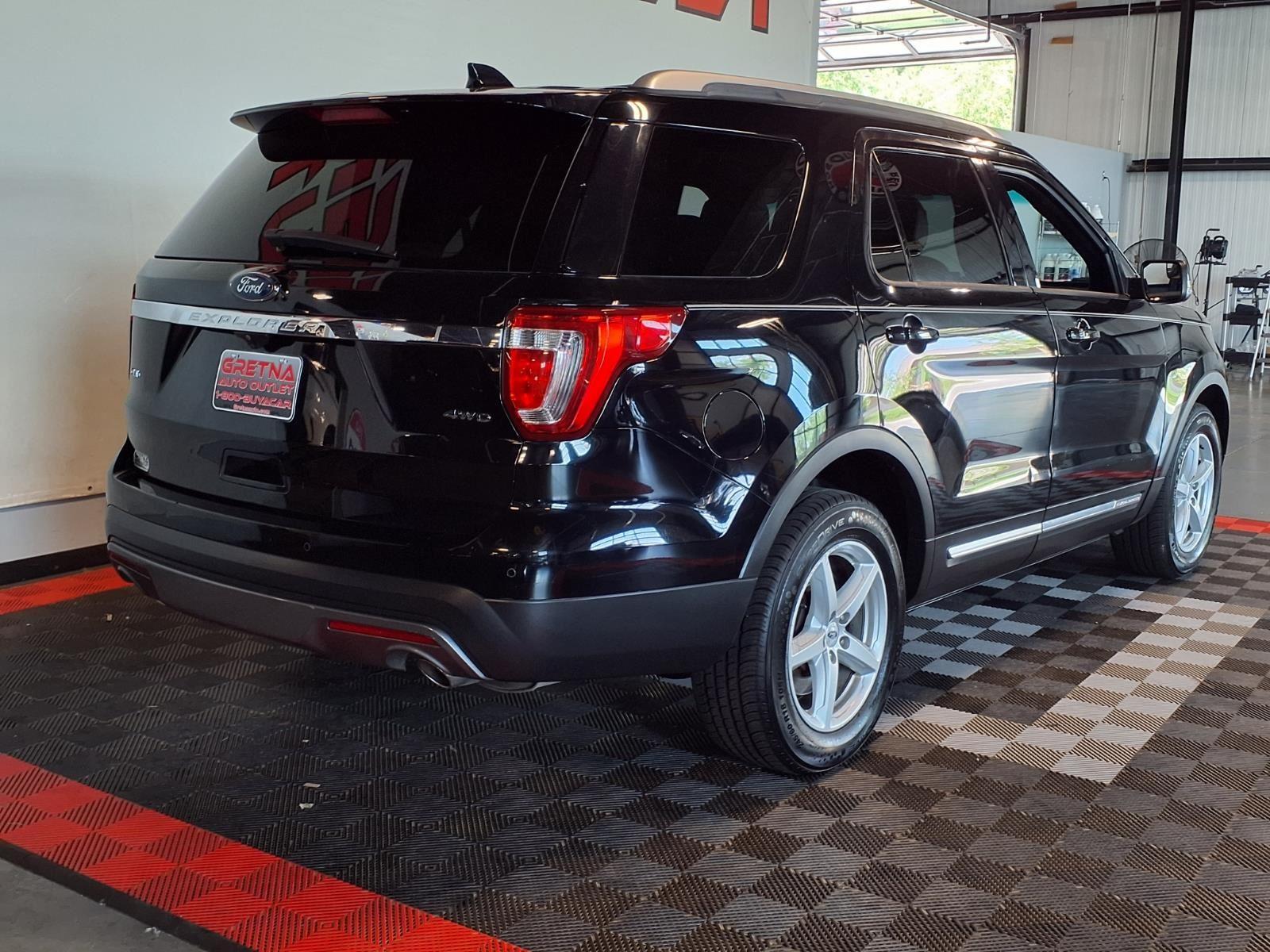 2016 FORD EXPLORER - BLACK exterior view 9