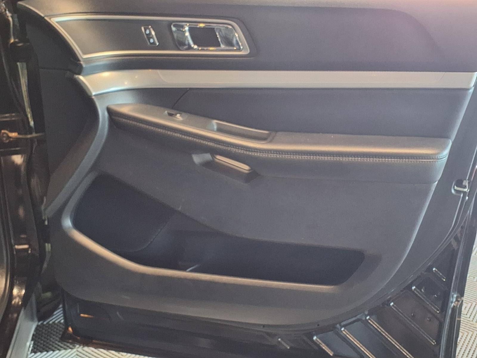 2016 FORD EXPLORER - BLACK exterior view 13