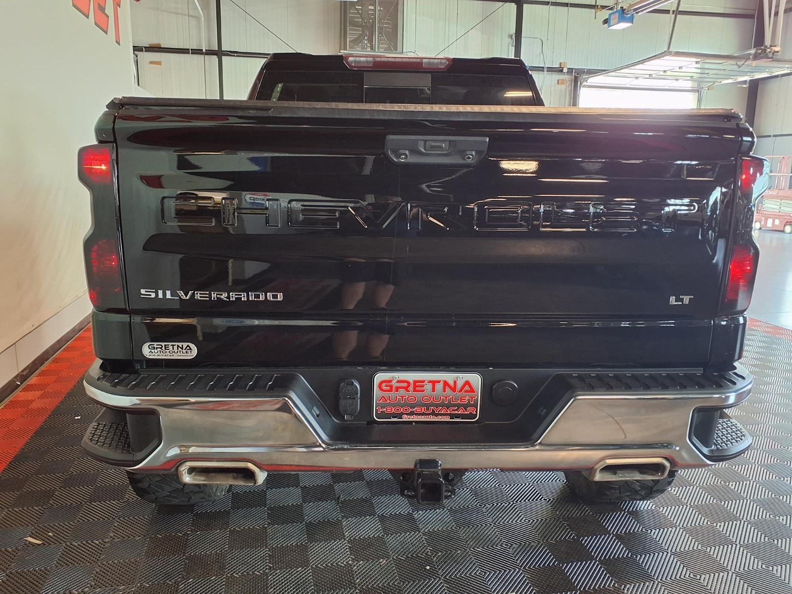 2022 Chevrolet Silverado 1500 LT - Black exterior view 6