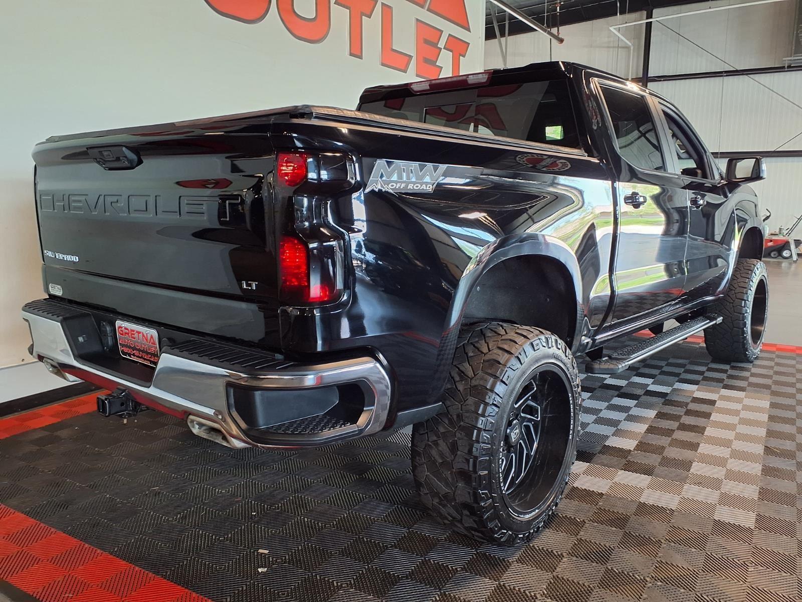 2022 Chevrolet Silverado 1500 LT - Black exterior view 7
