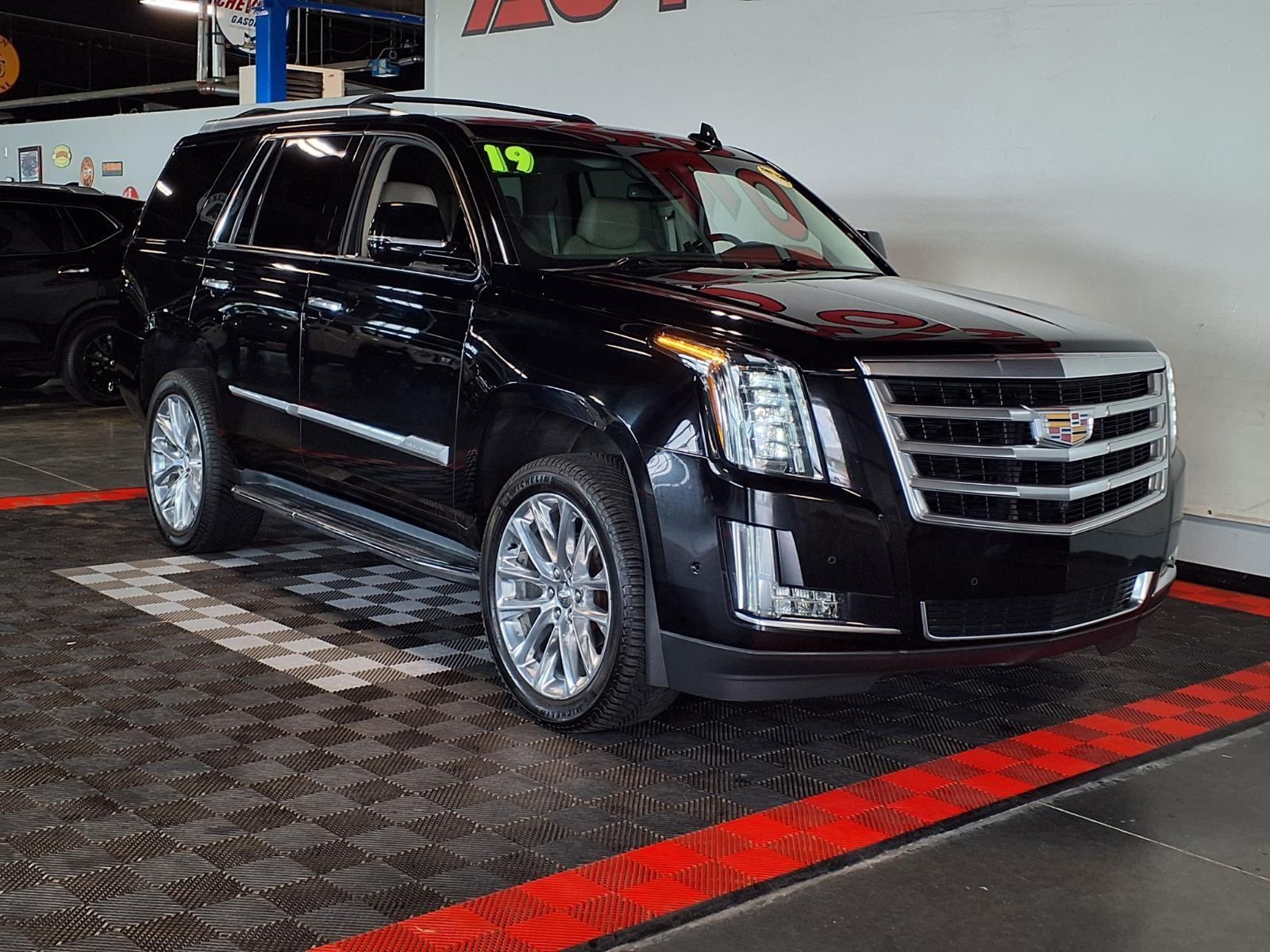 2019 Cadillac Escalade Luxury - Black Raven exterior view 2
