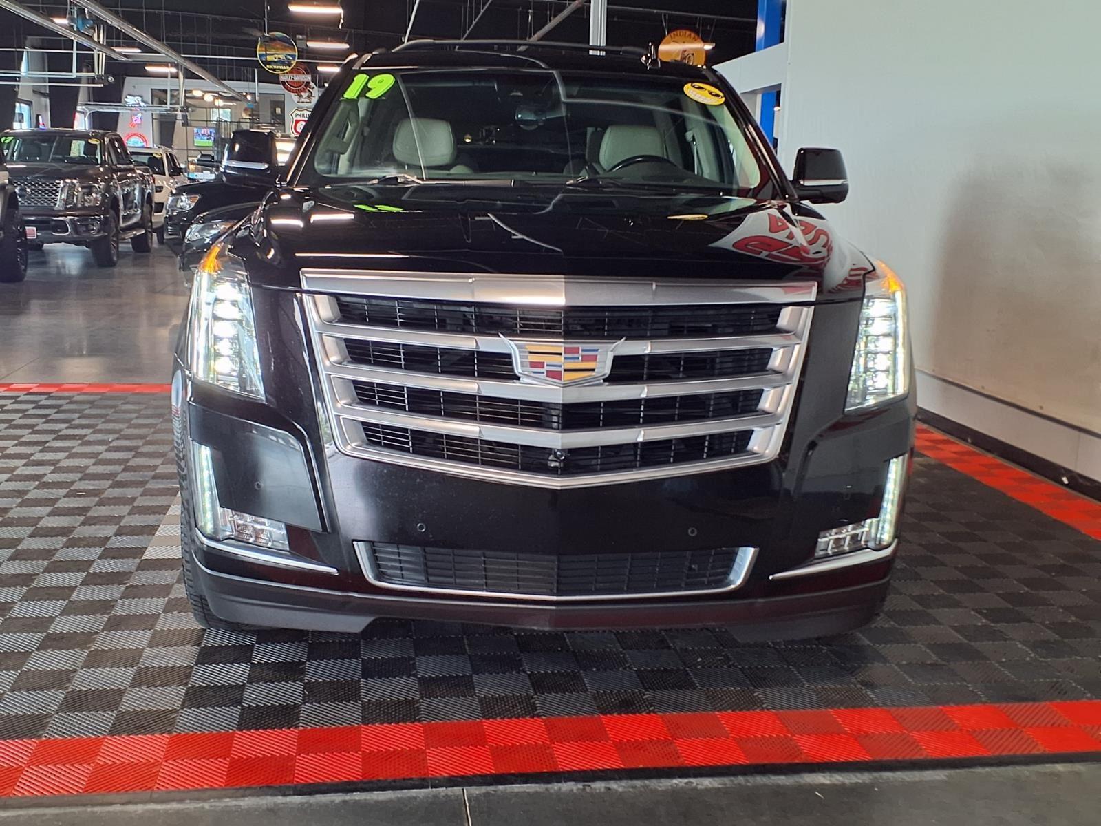 2019 Cadillac Escalade Luxury - Black Raven exterior view 3