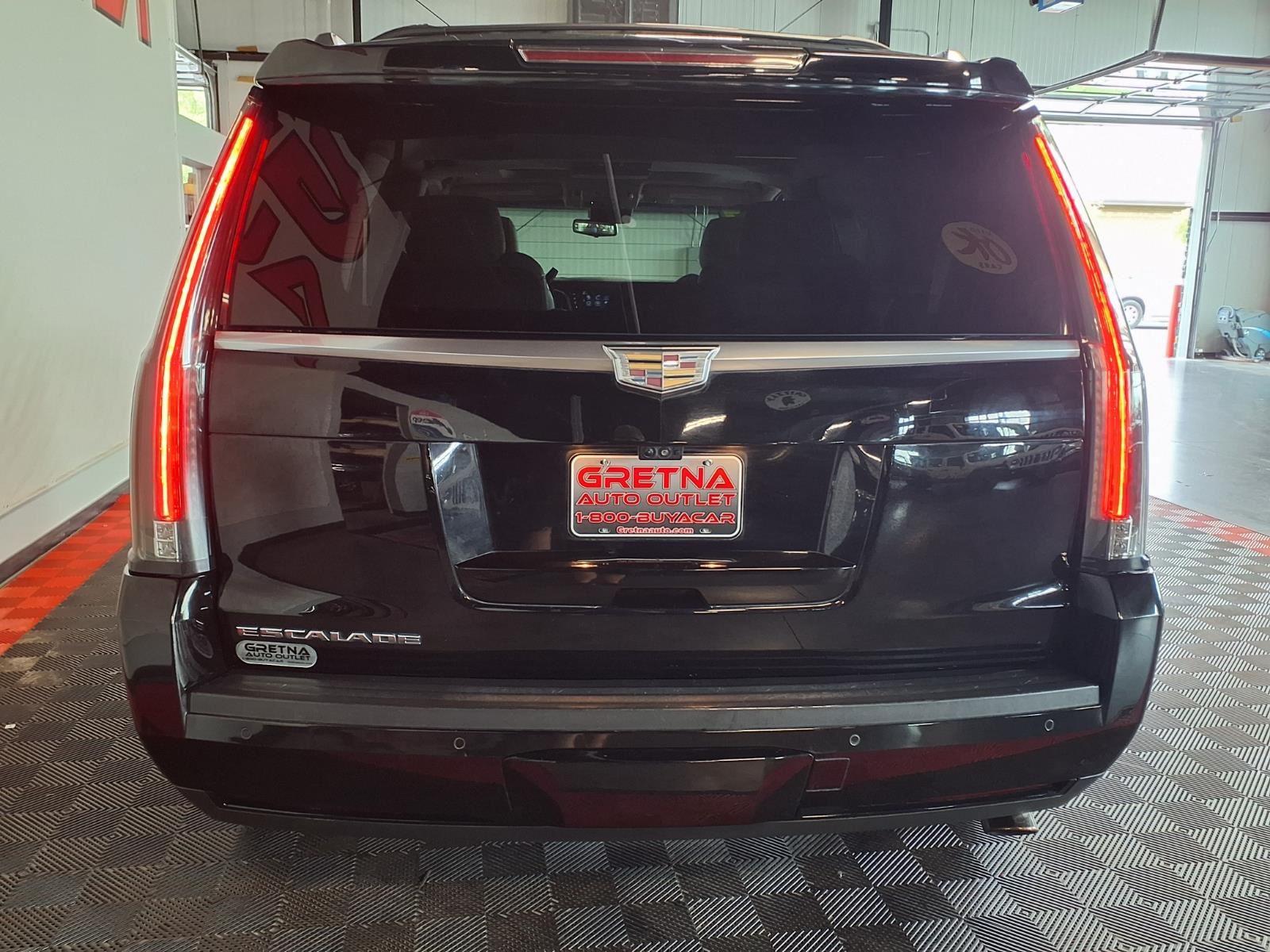 2019 Cadillac Escalade Luxury - Black Raven exterior view 6