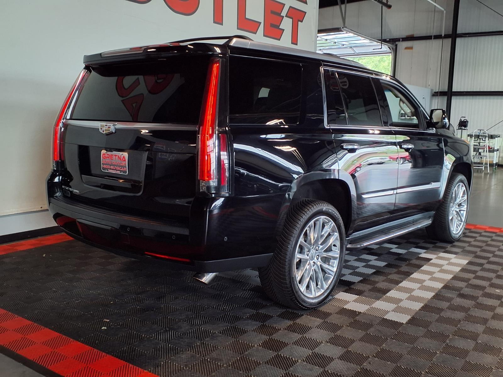 2019 Cadillac Escalade Luxury - Black Raven exterior view 8