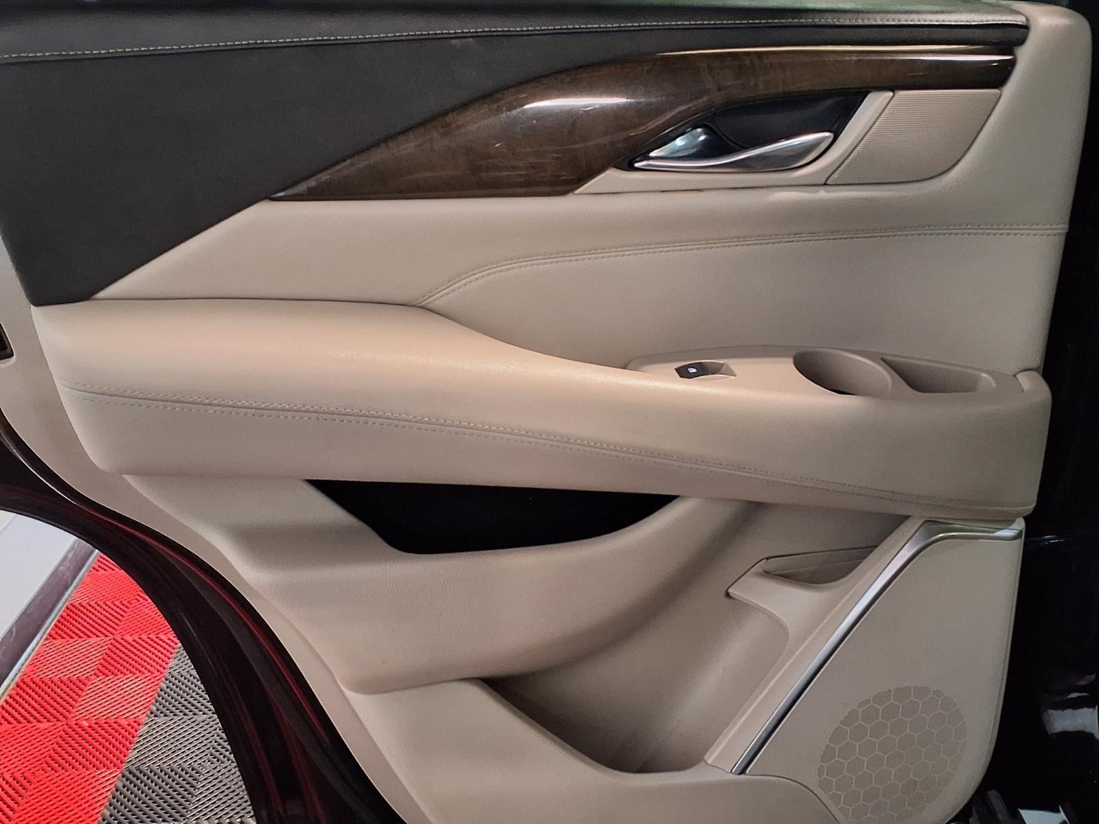 2019 Cadillac Escalade Luxury - Black Raven exterior view 14
