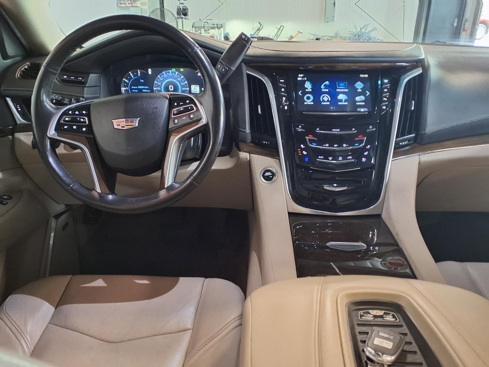 2019 Cadillac Escalade Luxury - Black Raven exterior view 17