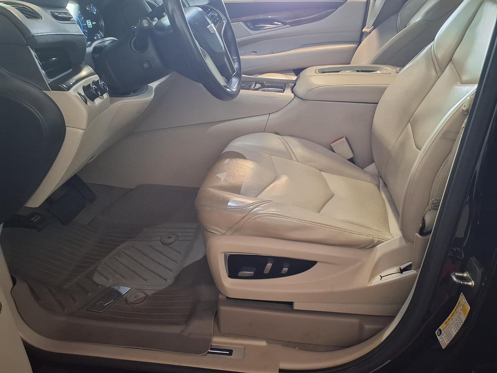 2019 Cadillac Escalade Luxury - Black Raven exterior view 18