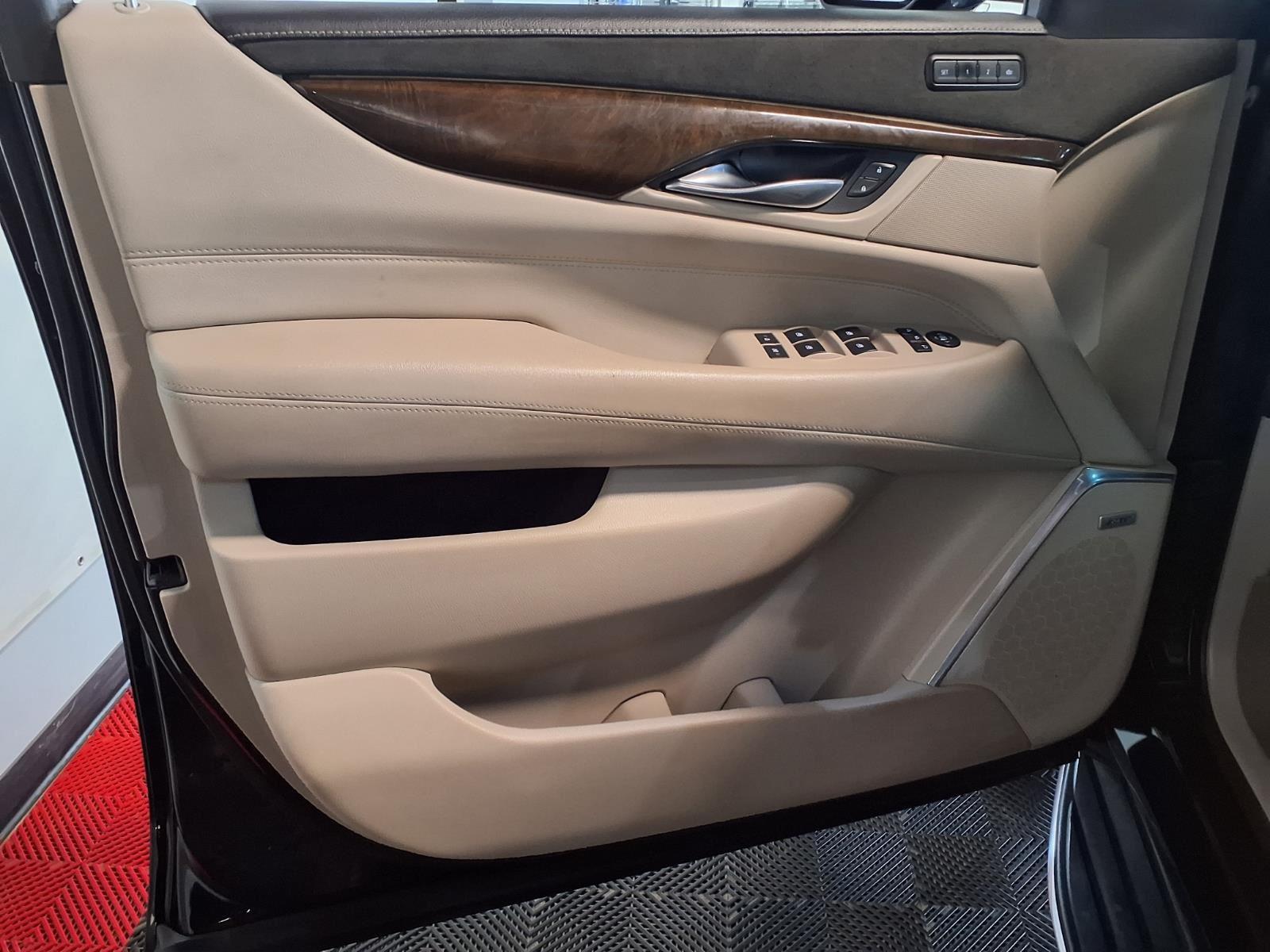 2019 Cadillac Escalade Luxury - Black Raven exterior view 19