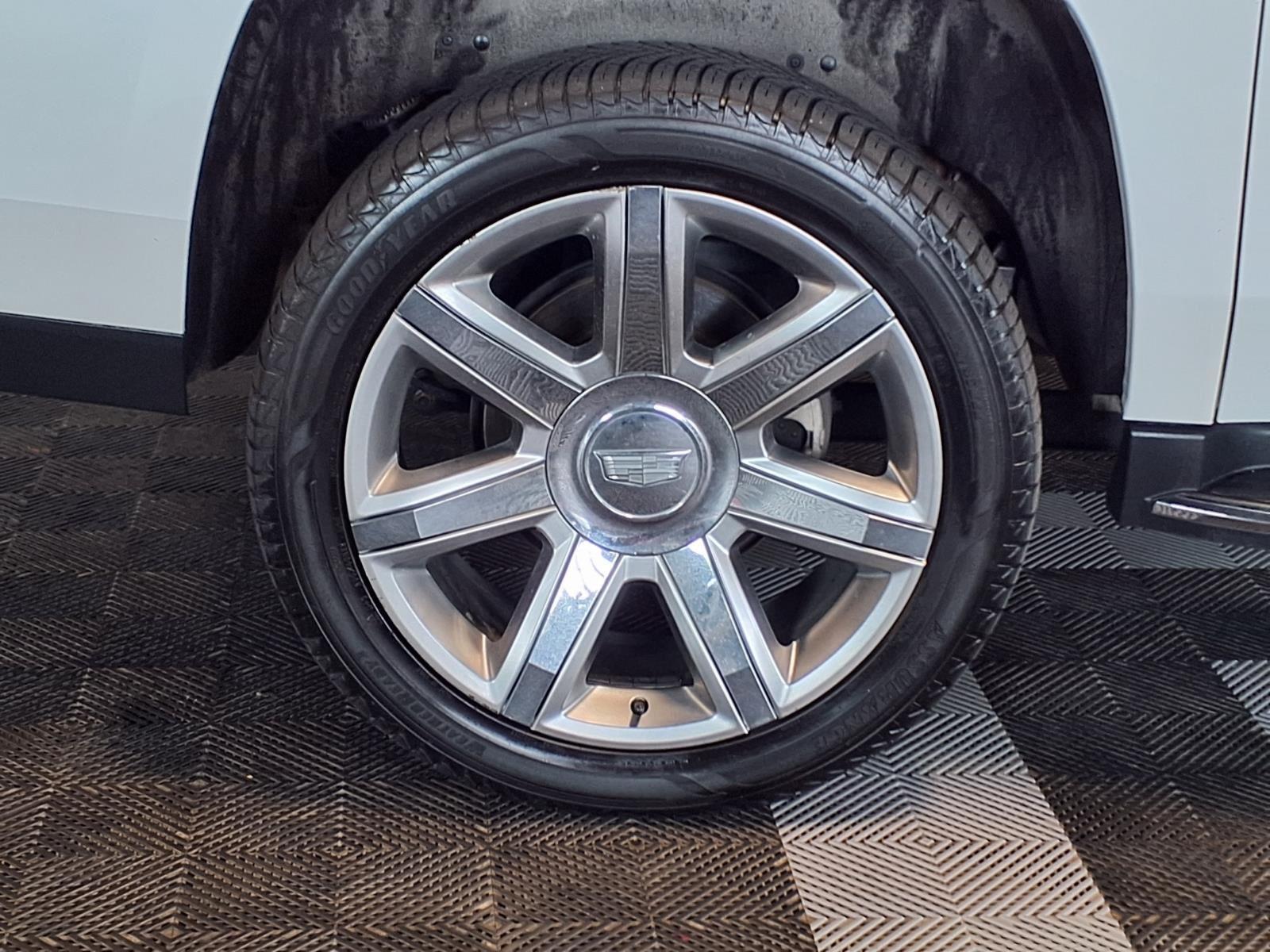 2020 Cadillac Escalade ESV Luxury - Crystal White Tricoat exterior view 9