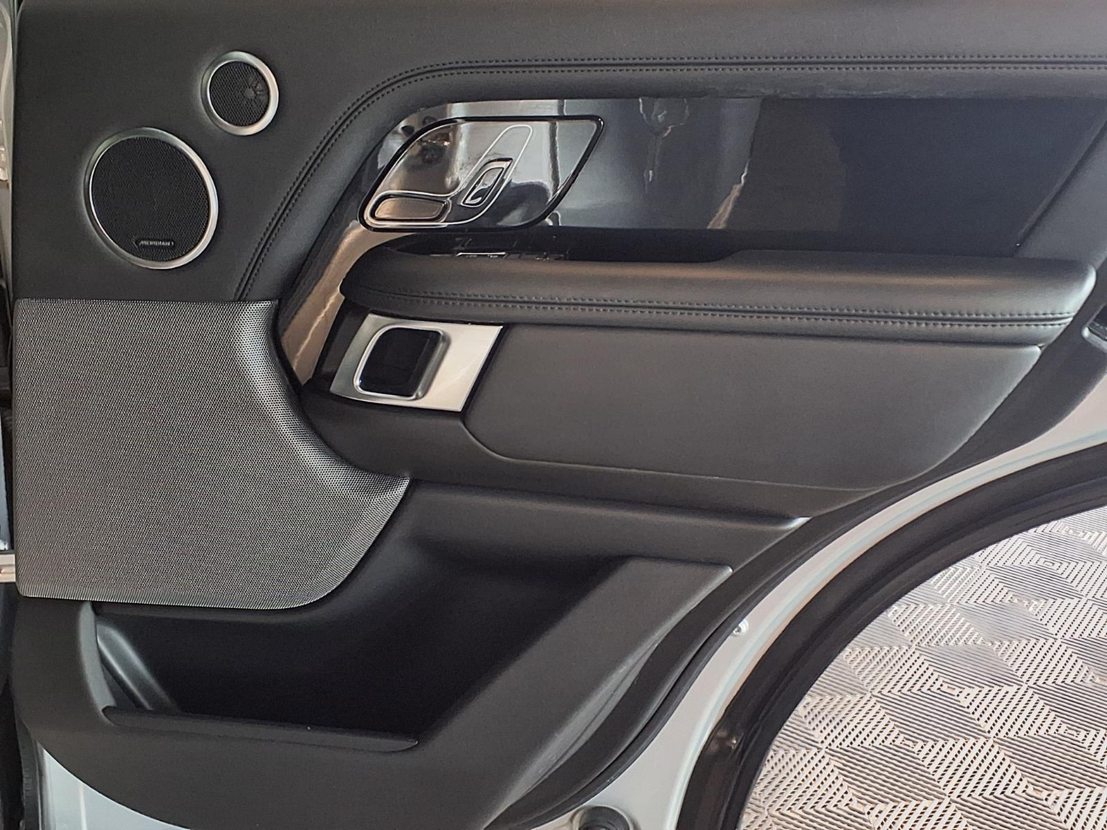 2018 Land Rover Range Rover HSE - Indus Silver Metallic exterior view 11