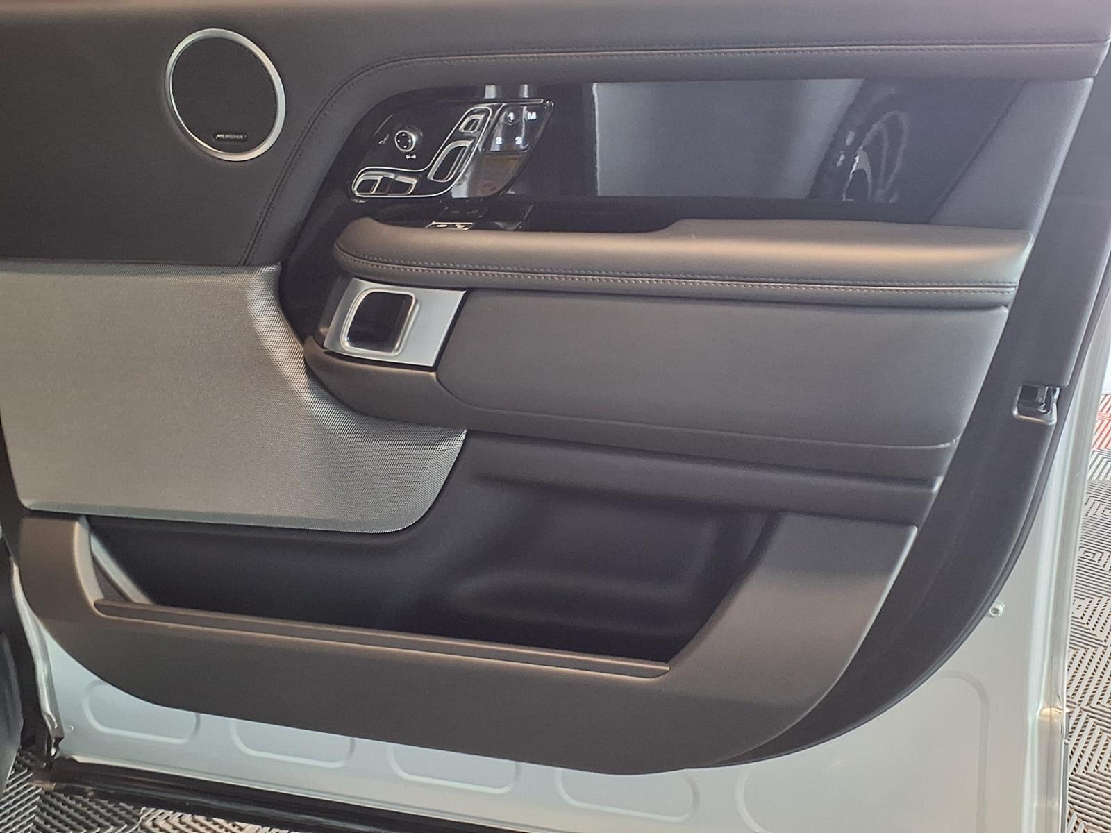 2018 Land Rover Range Rover HSE - Indus Silver Metallic exterior view 13