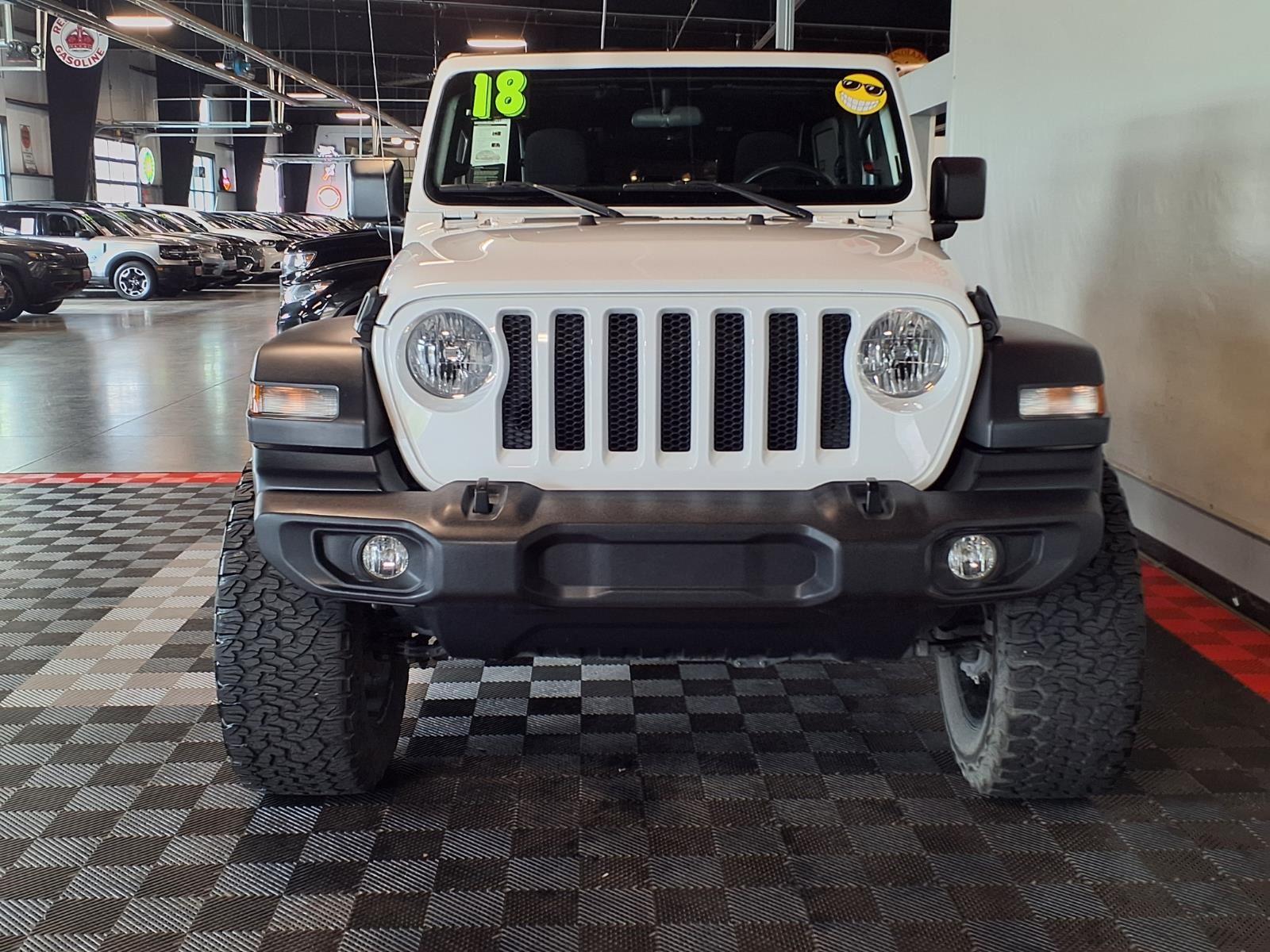 2018 Jeep Wrangler Unlimited Rubicon - Bright White Clearcoat exterior view 3