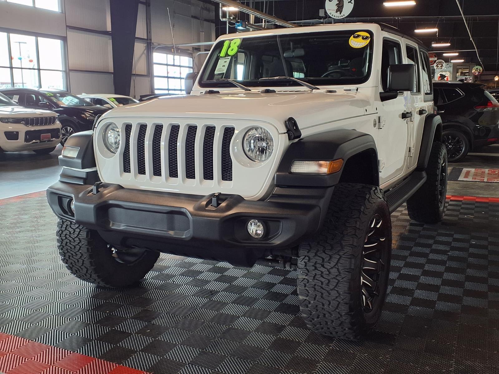 2018 Jeep Wrangler Unlimited Rubicon - Bright White Clearcoat exterior view 4