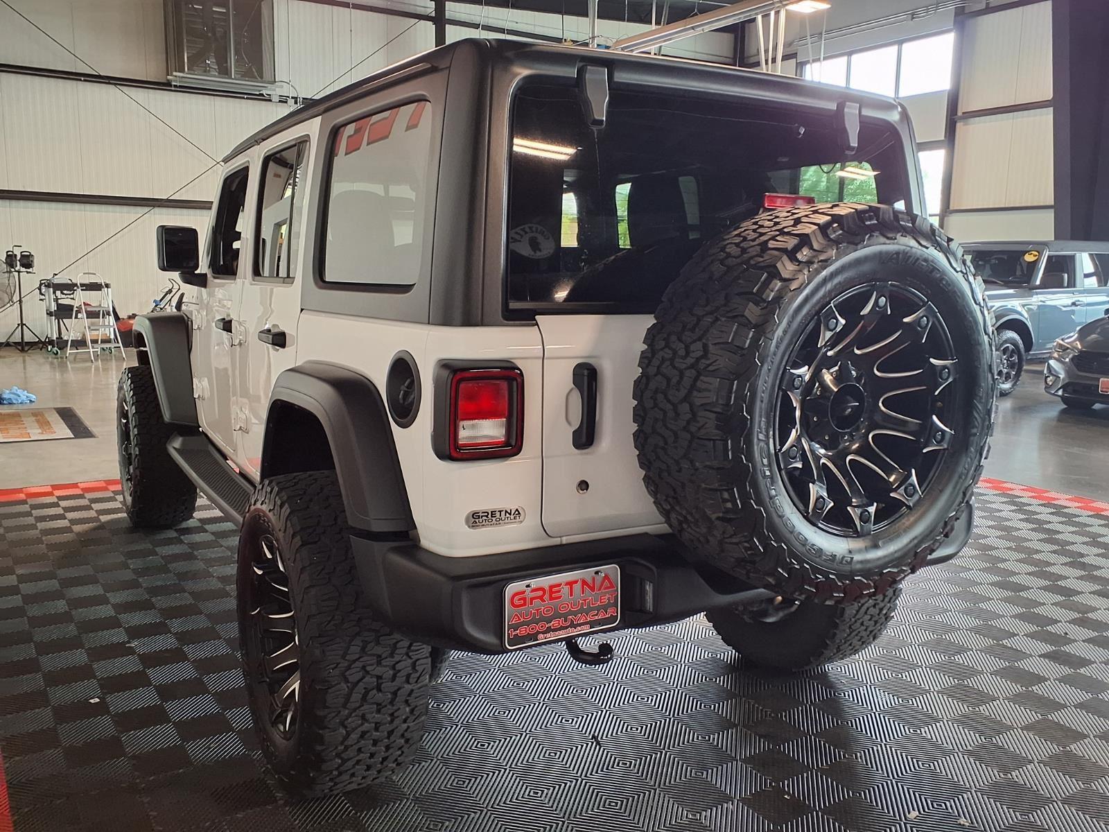 2018 Jeep Wrangler Unlimited Rubicon - Bright White Clearcoat exterior view 5