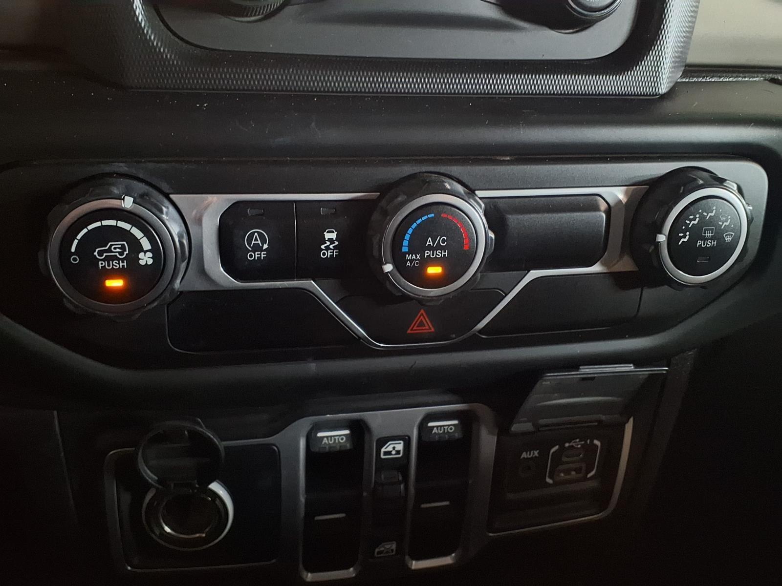 2018 Jeep Wrangler Unlimited Rubicon - Bright White Clearcoat exterior view 20