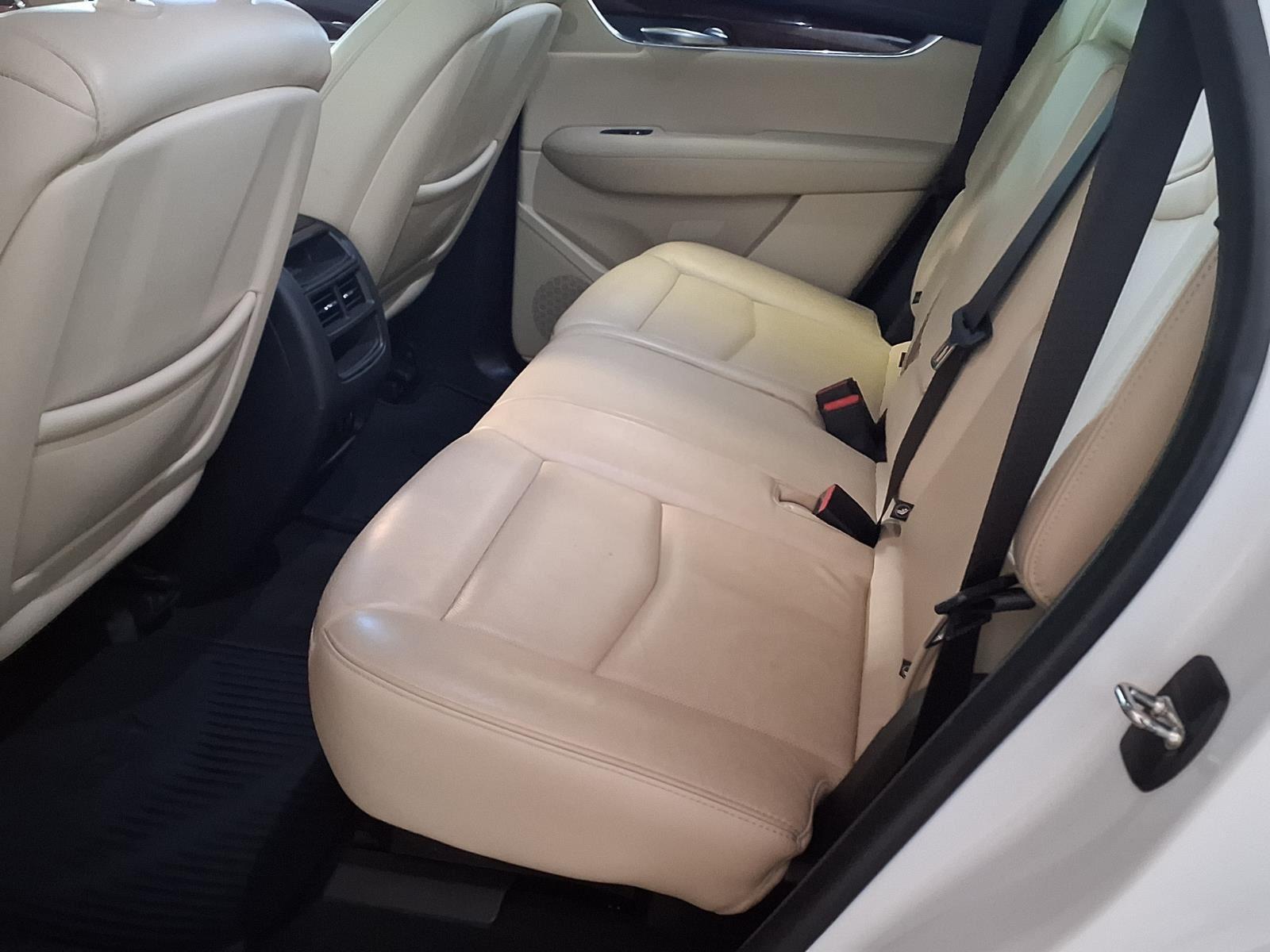 2019 Cadillac XT5 Luxury AWD - Crystal White Tricoat exterior view 16
