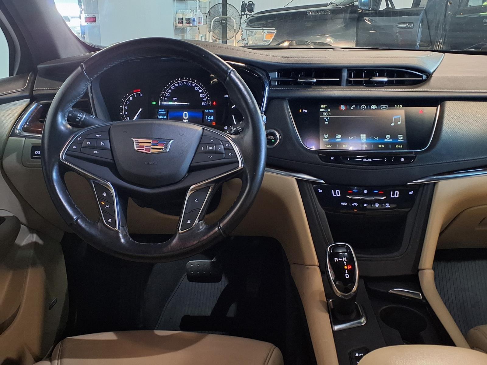 2019 Cadillac XT5 Luxury AWD - Crystal White Tricoat exterior view 17