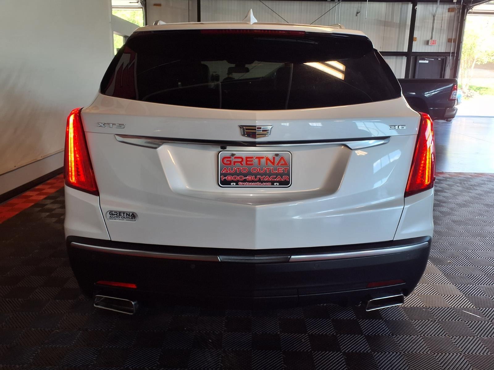2019 Cadillac XT5 Luxury AWD - Crystal White Tricoat exterior view 6