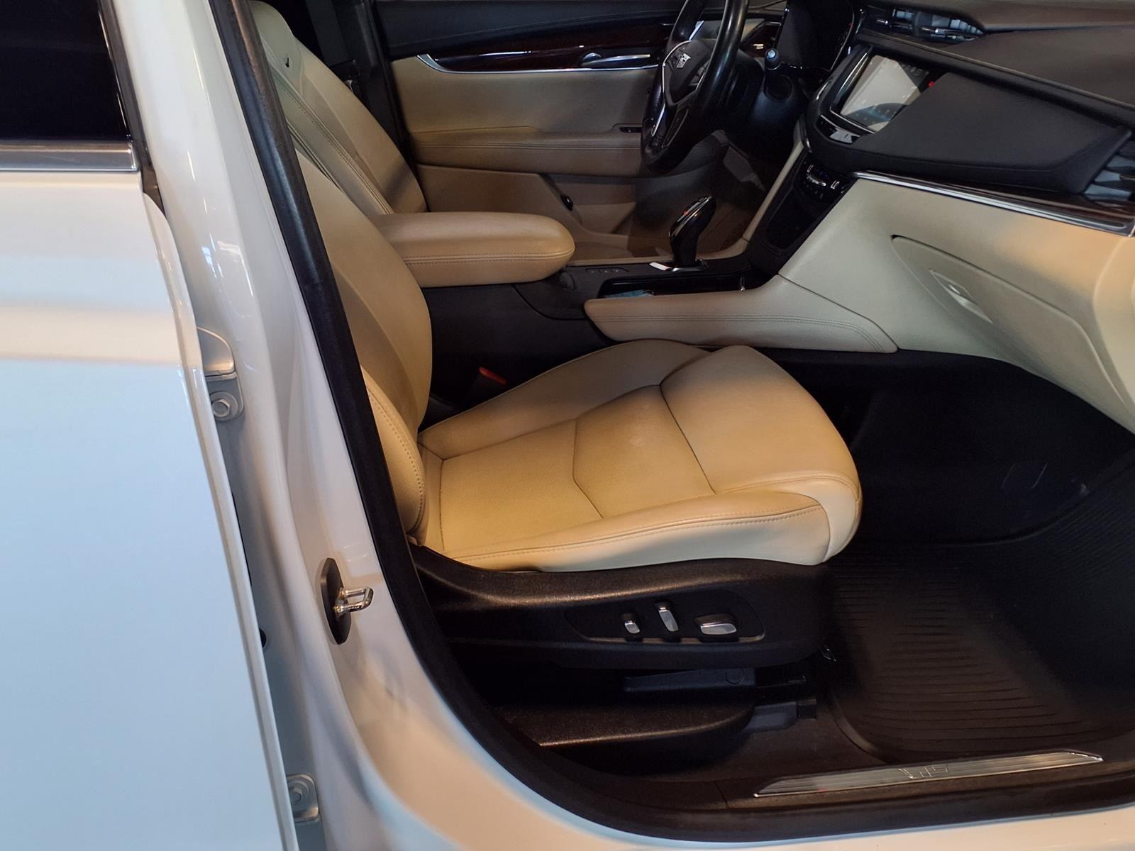 2019 Cadillac XT5 Luxury AWD - Crystal White Tricoat exterior view 14