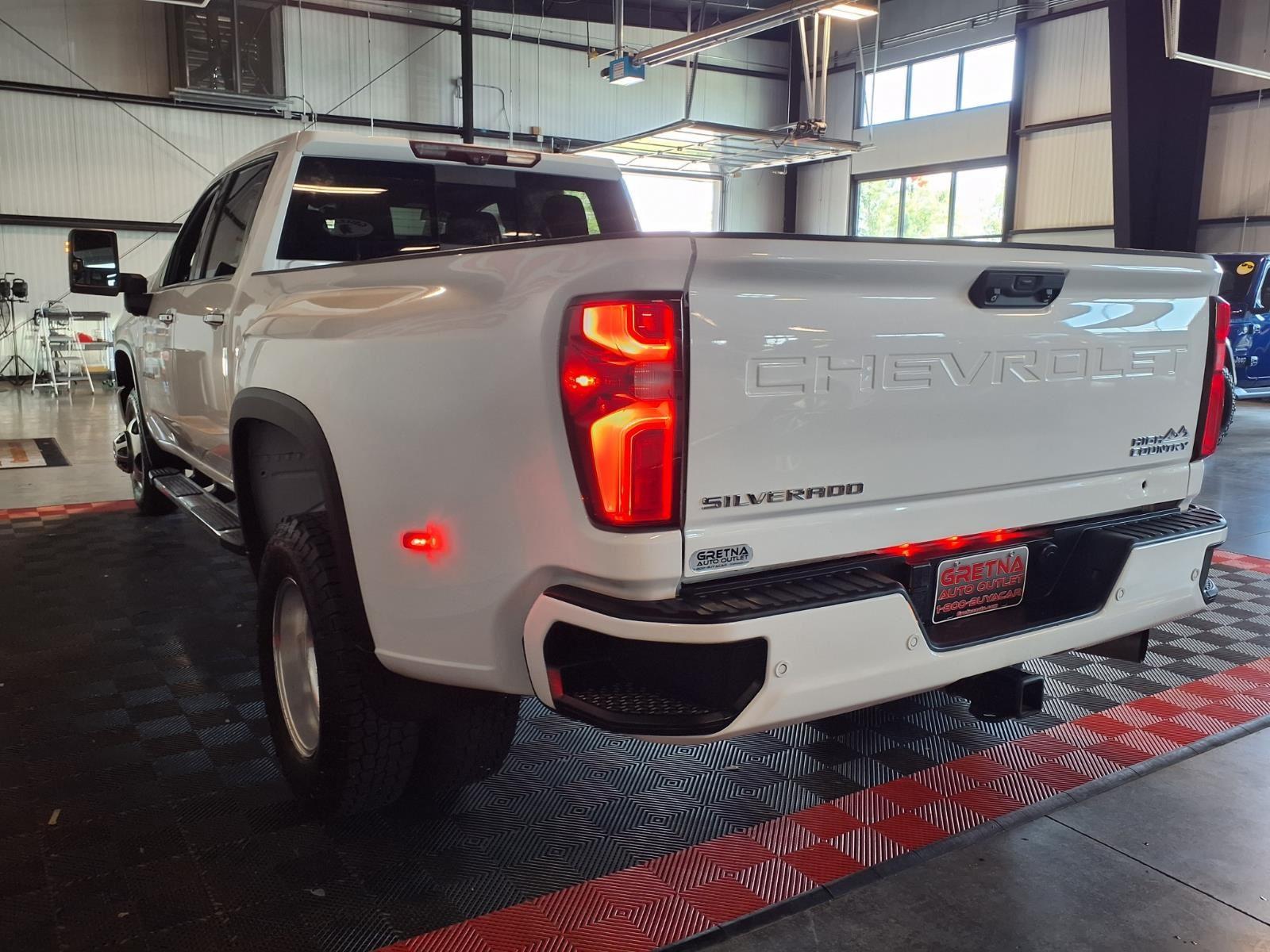 2023 Chevrolet Silverado 3500HD High Country - Summit White exterior view 4