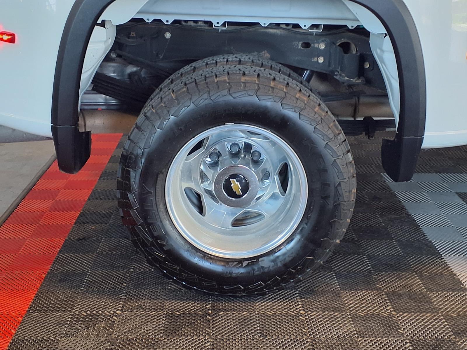 2023 Chevrolet Silverado 3500HD High Country - Summit White exterior view 7