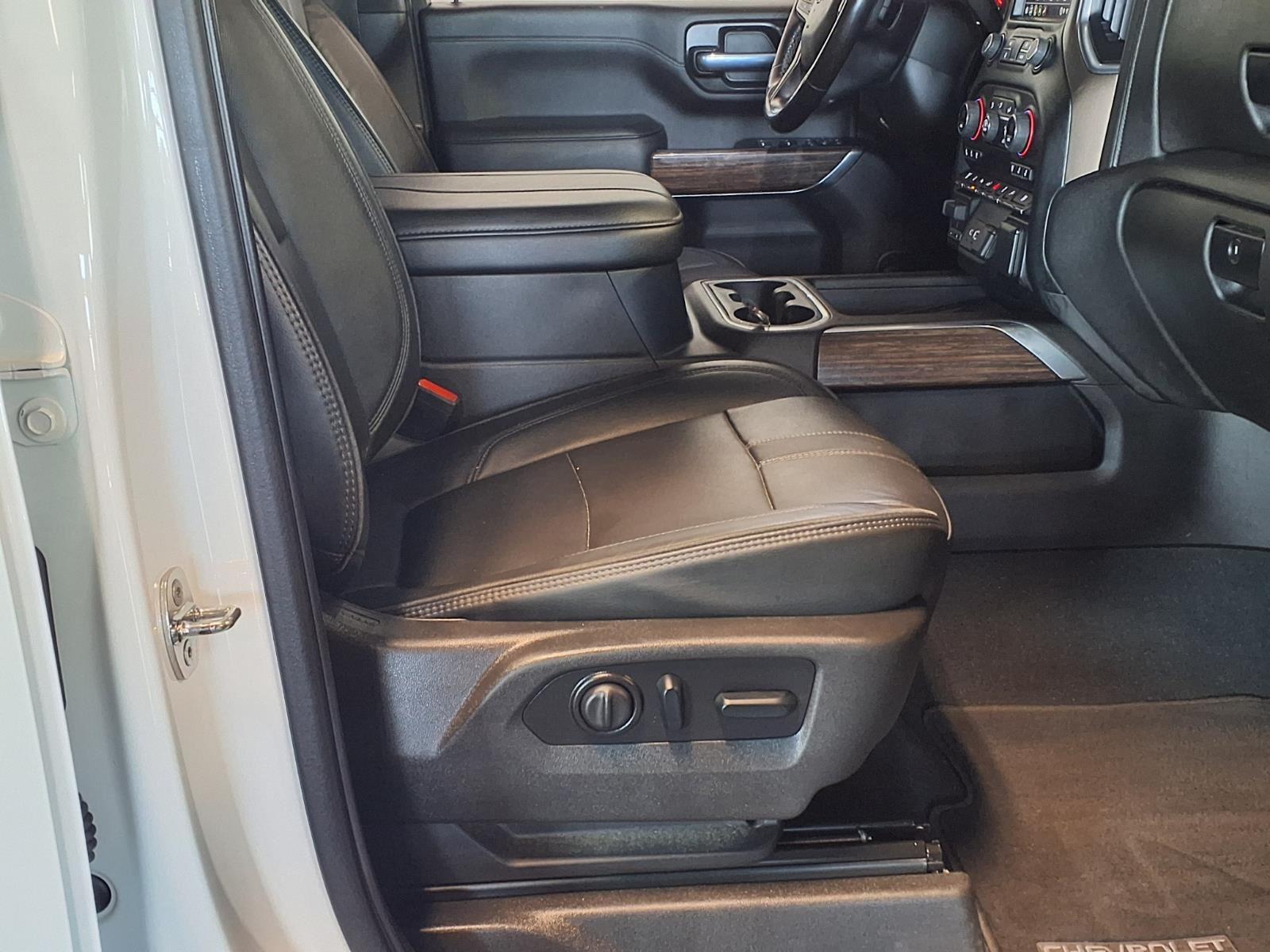 2023 Chevrolet Silverado 3500HD High Country - Summit White exterior view 11