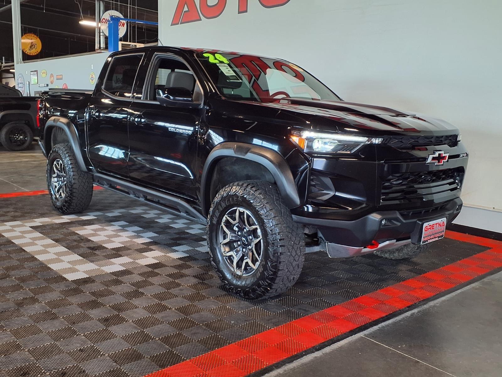 2024 Chevrolet Colorado 4WD ZR2 - Black exterior view 2