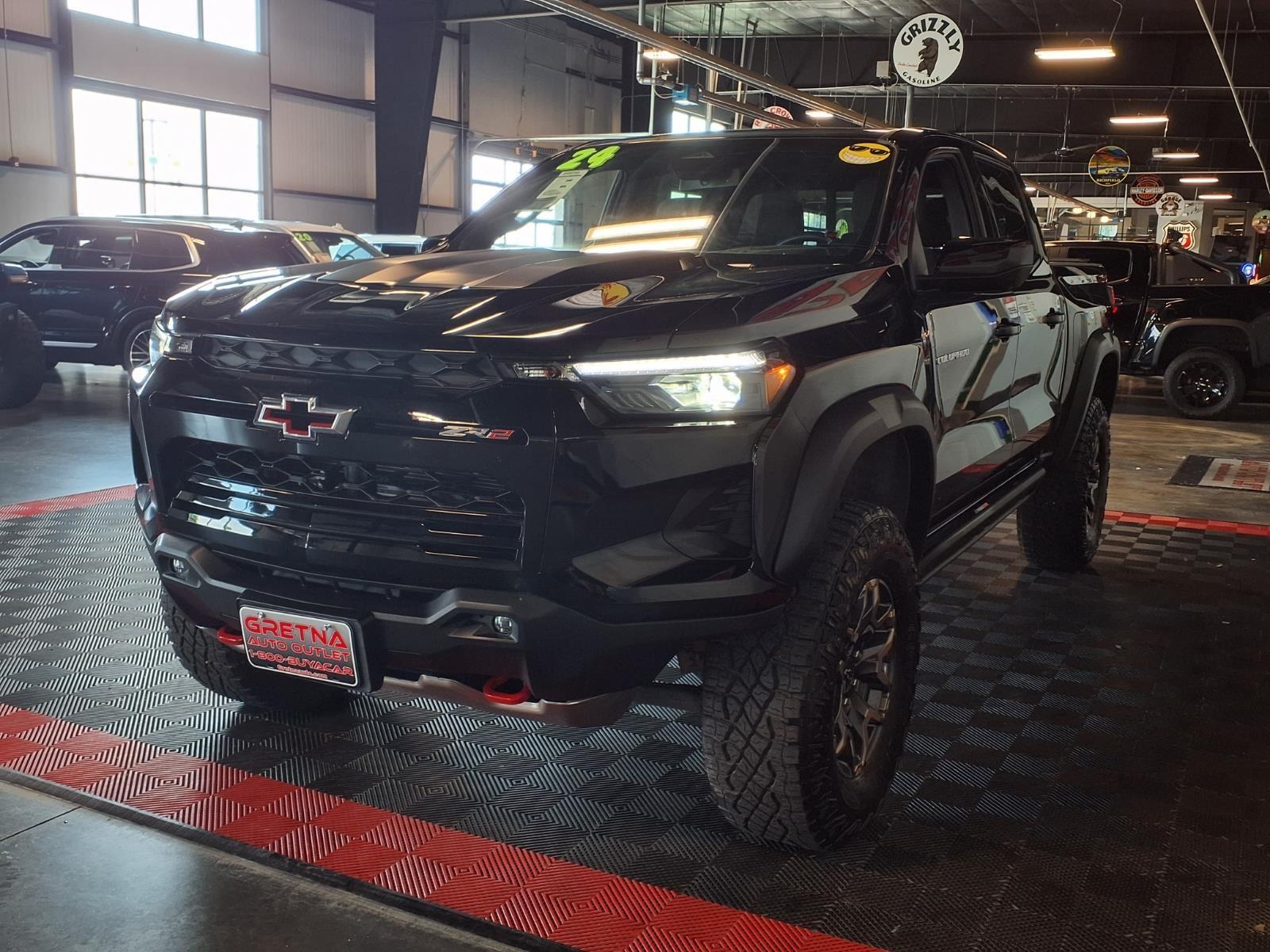2024 Chevrolet Colorado 4WD ZR2 - Black exterior view 4