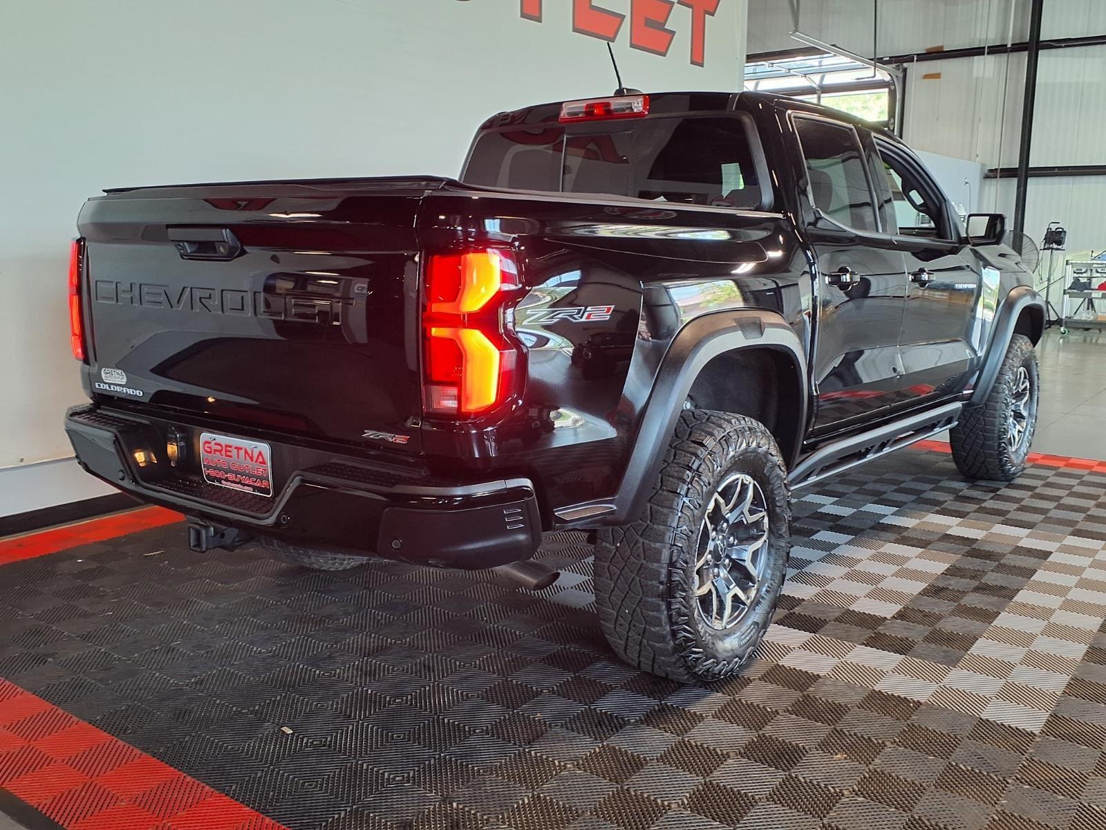 2024 Chevrolet Colorado 4WD ZR2 - Black exterior view 7